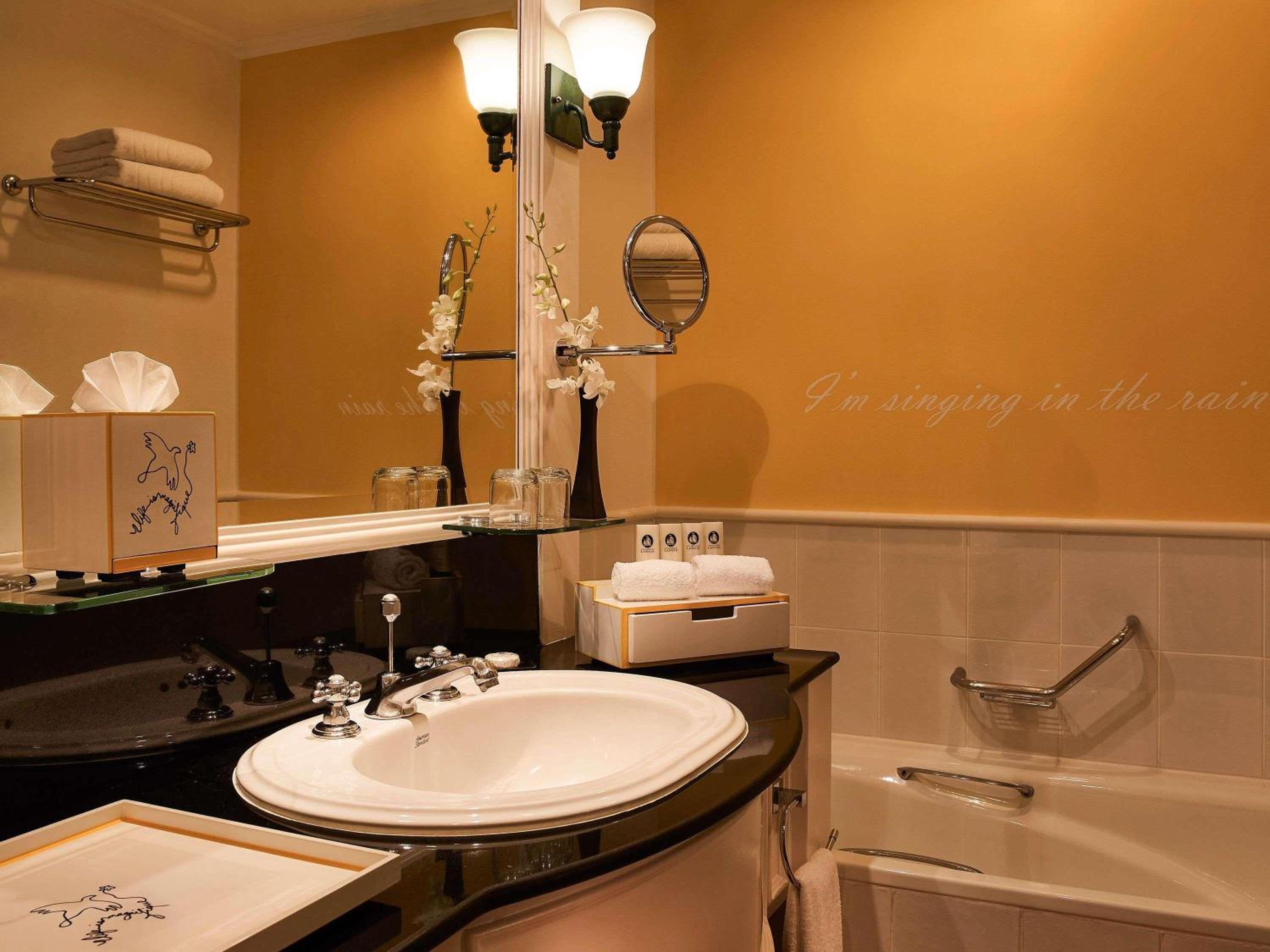 Superior Twin Room with Club Access - Photo 3