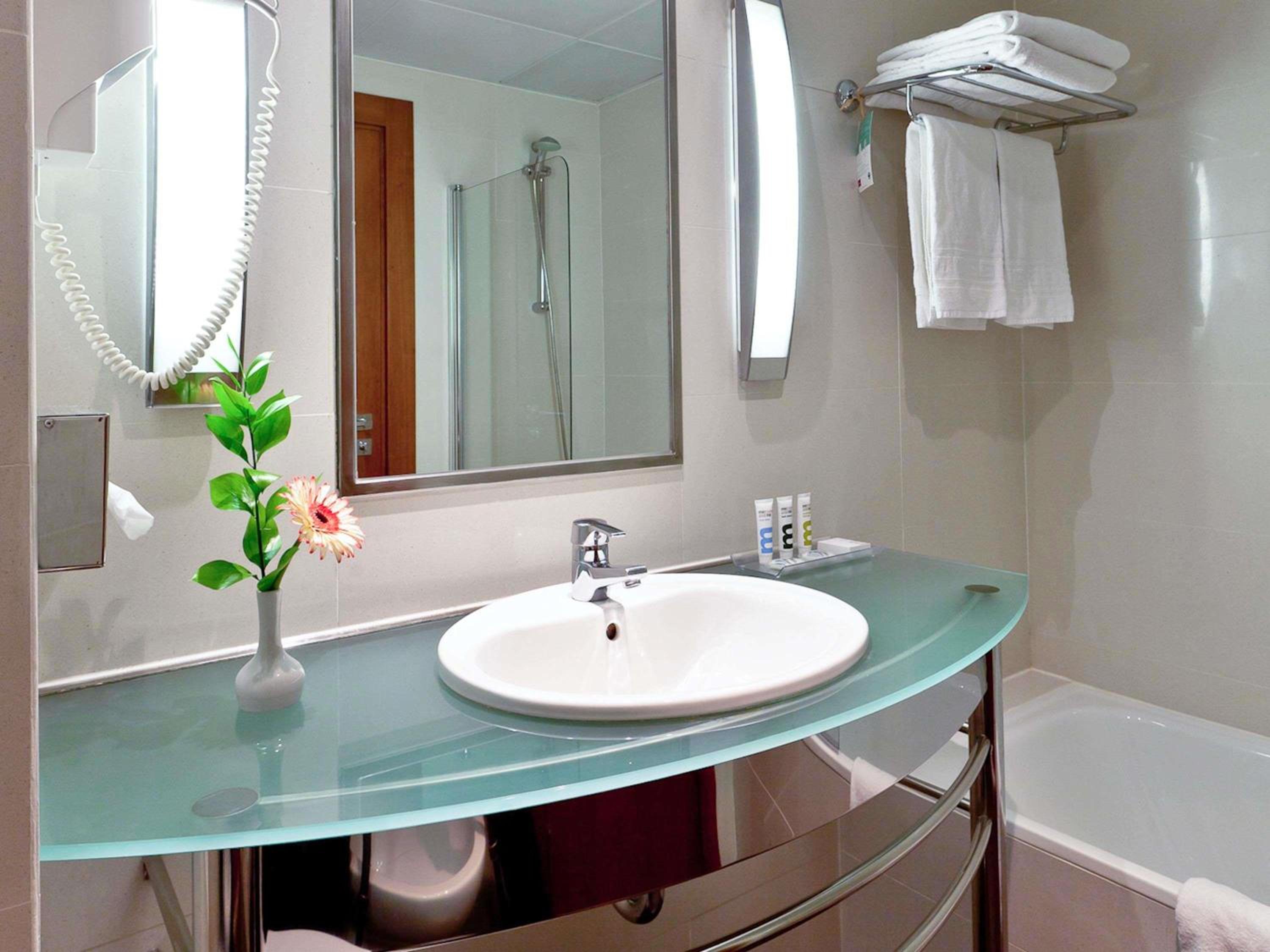 Suite with Double Bed and Living Room
