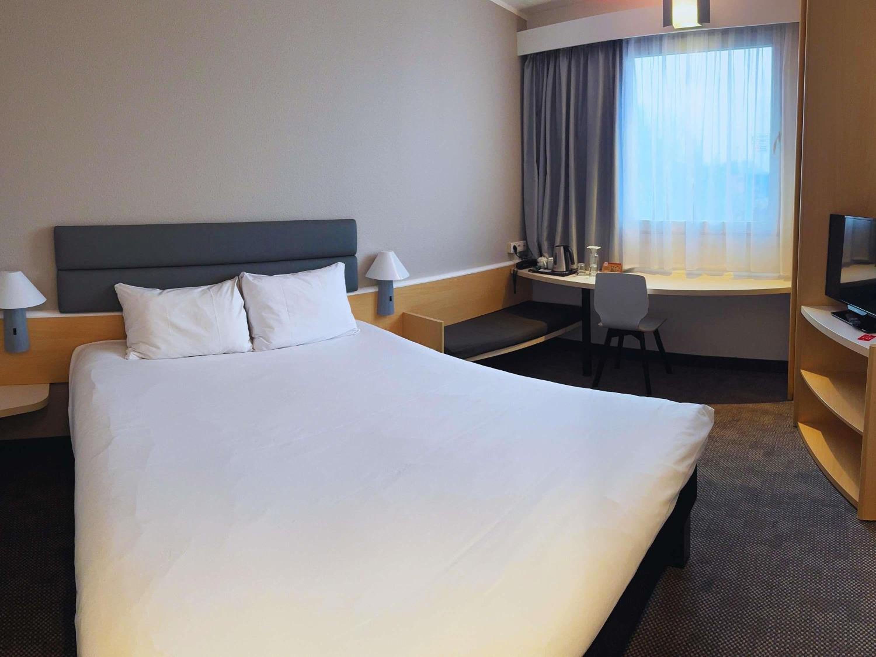 Standard Double Room - Photo 3