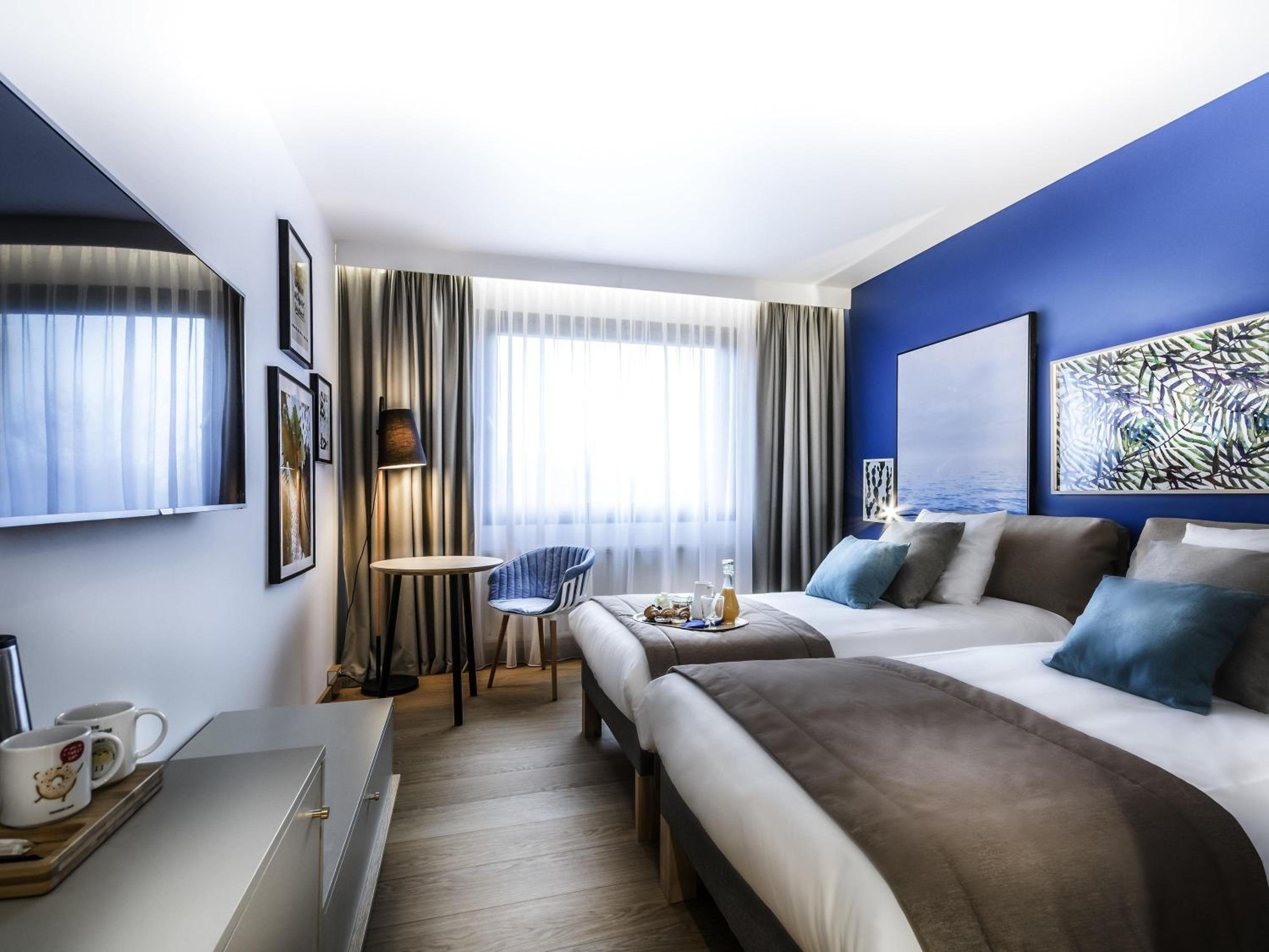 Superior Twin Room with Central Sea View