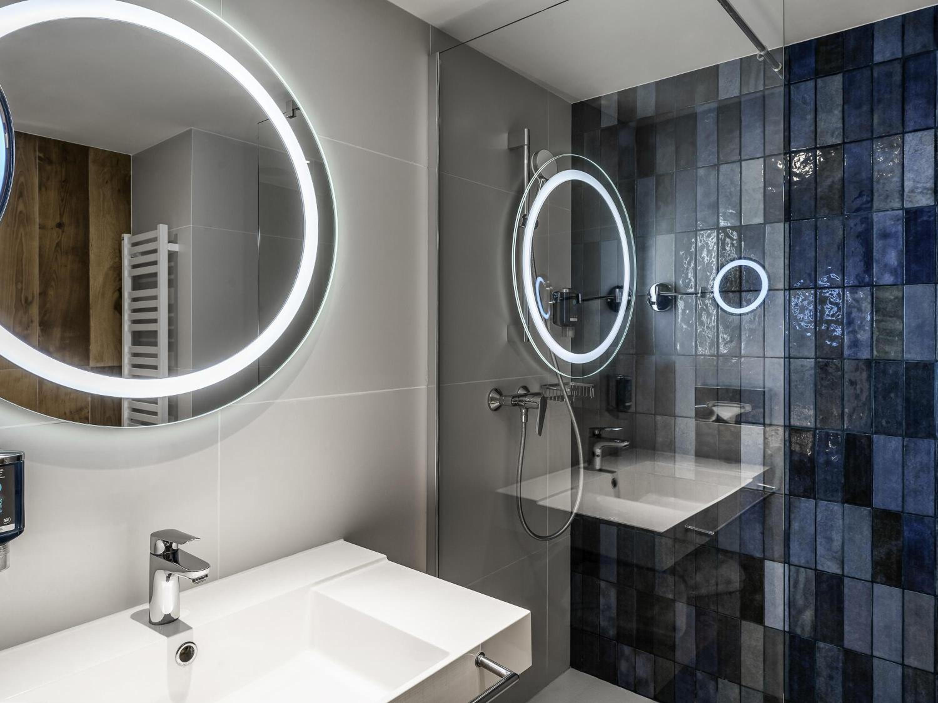 Superior Twin Room with Central Sea View
