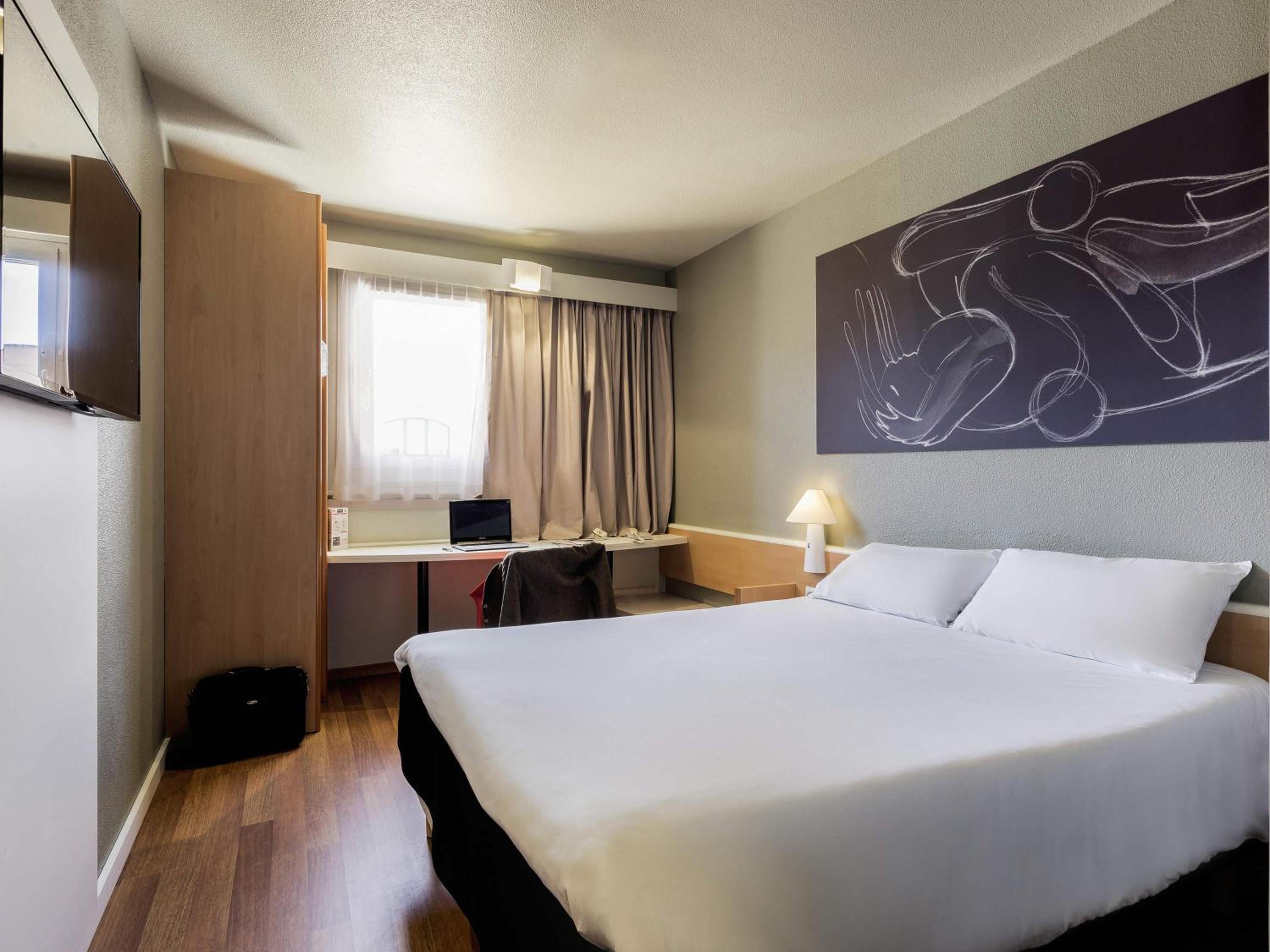 Standard Double Room - Photo 3