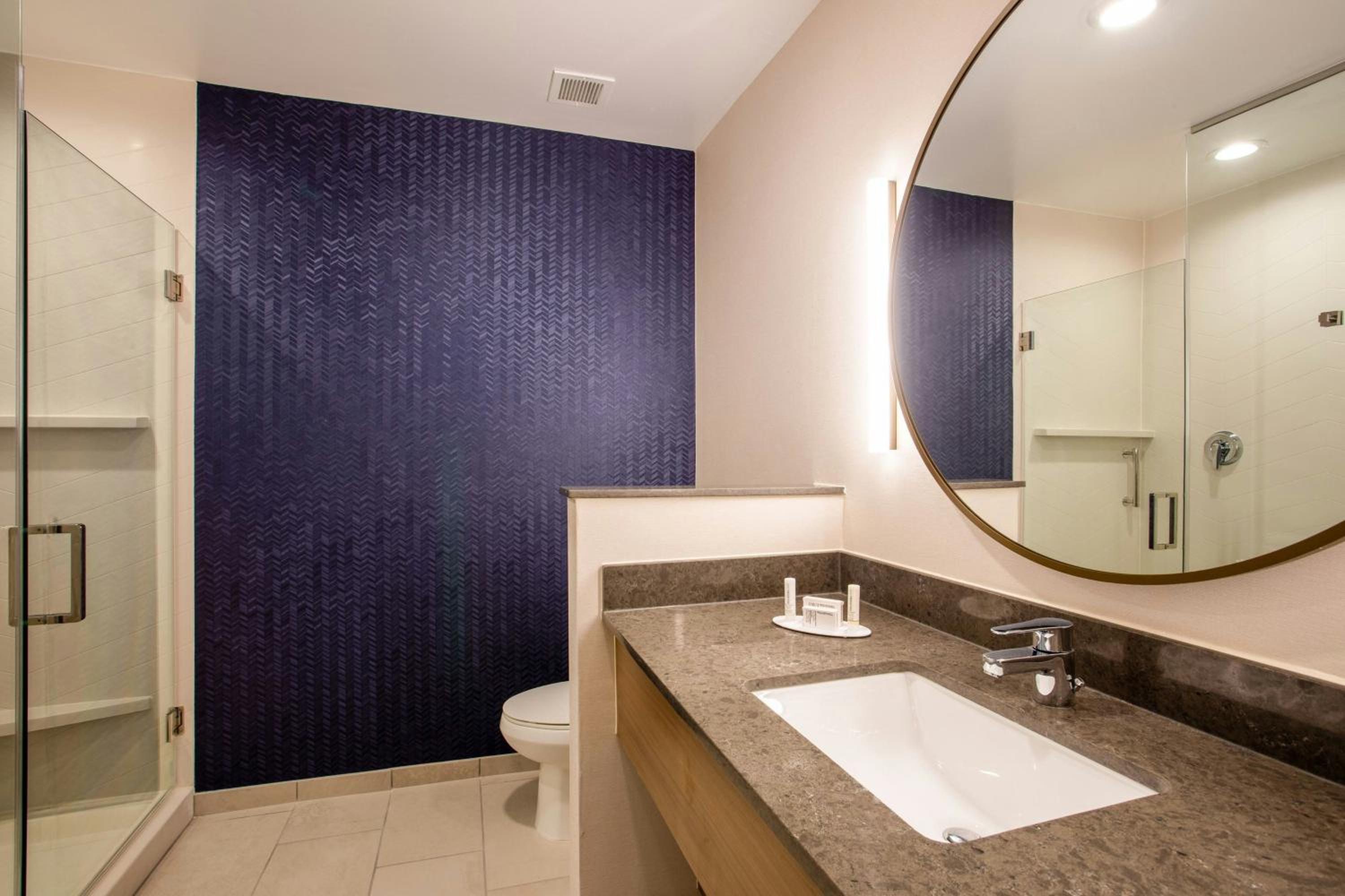 King Room - Hearing Accessible - Photo 3