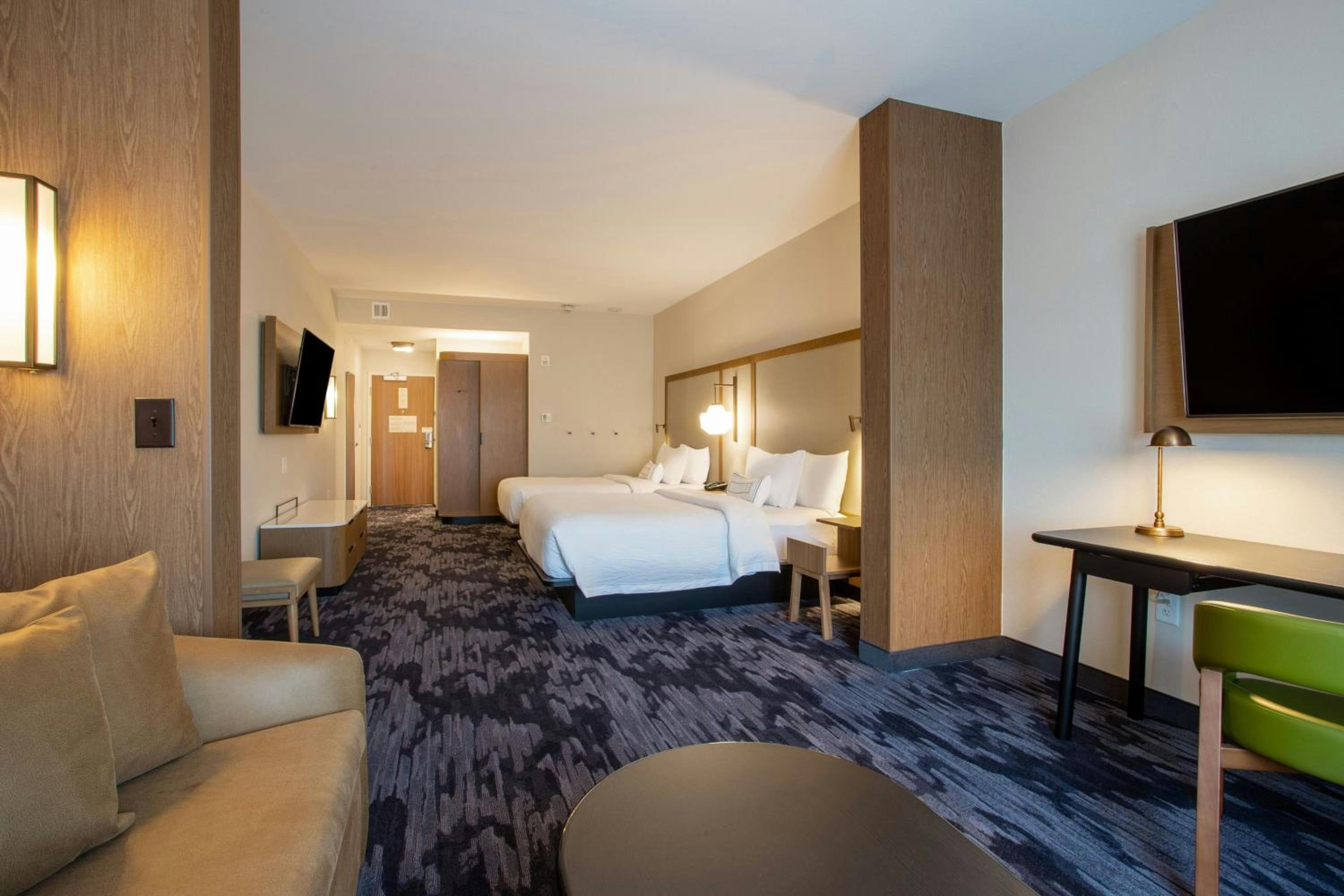 Queen Suite with Two Queen Beds and Sofa Bed - Hearing Accessible - Photo 2