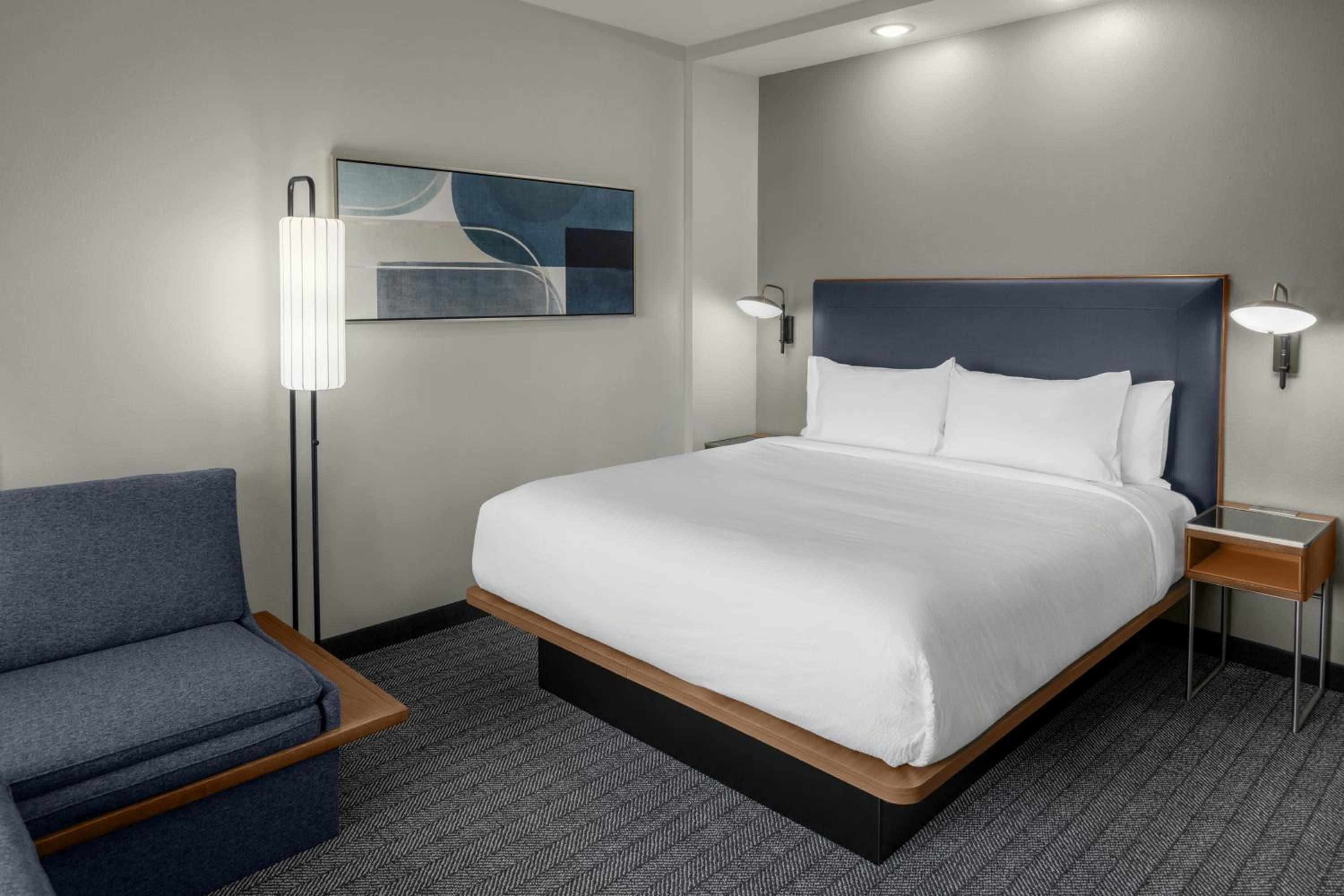 Modified King Room with Sofa Bed photo 2