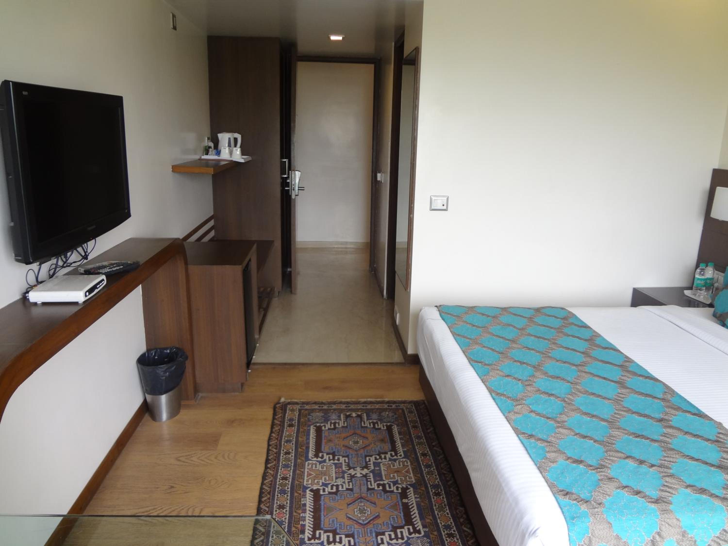 Executive Room - Photo 8
