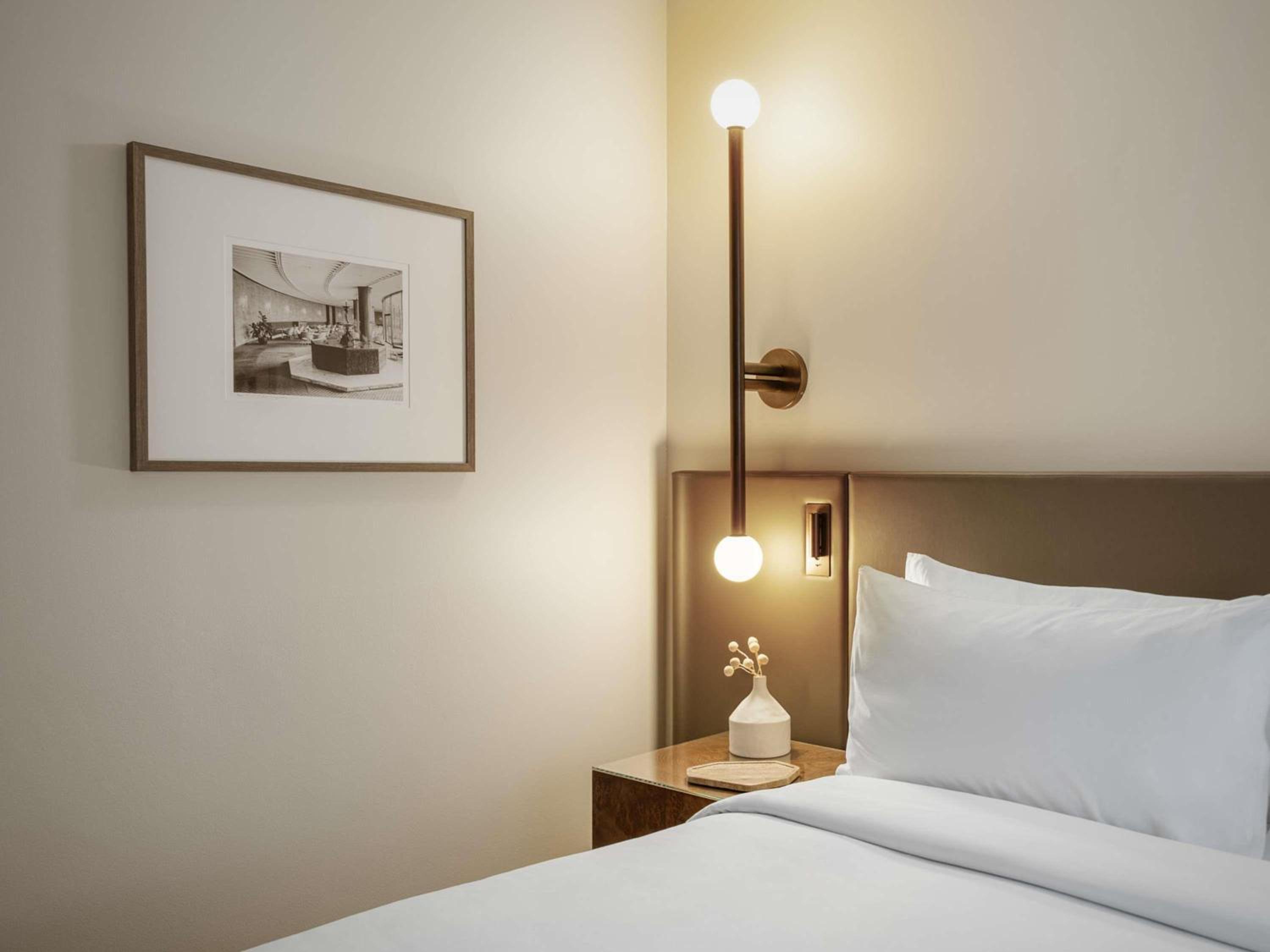 Classic Room With Two Single Beds