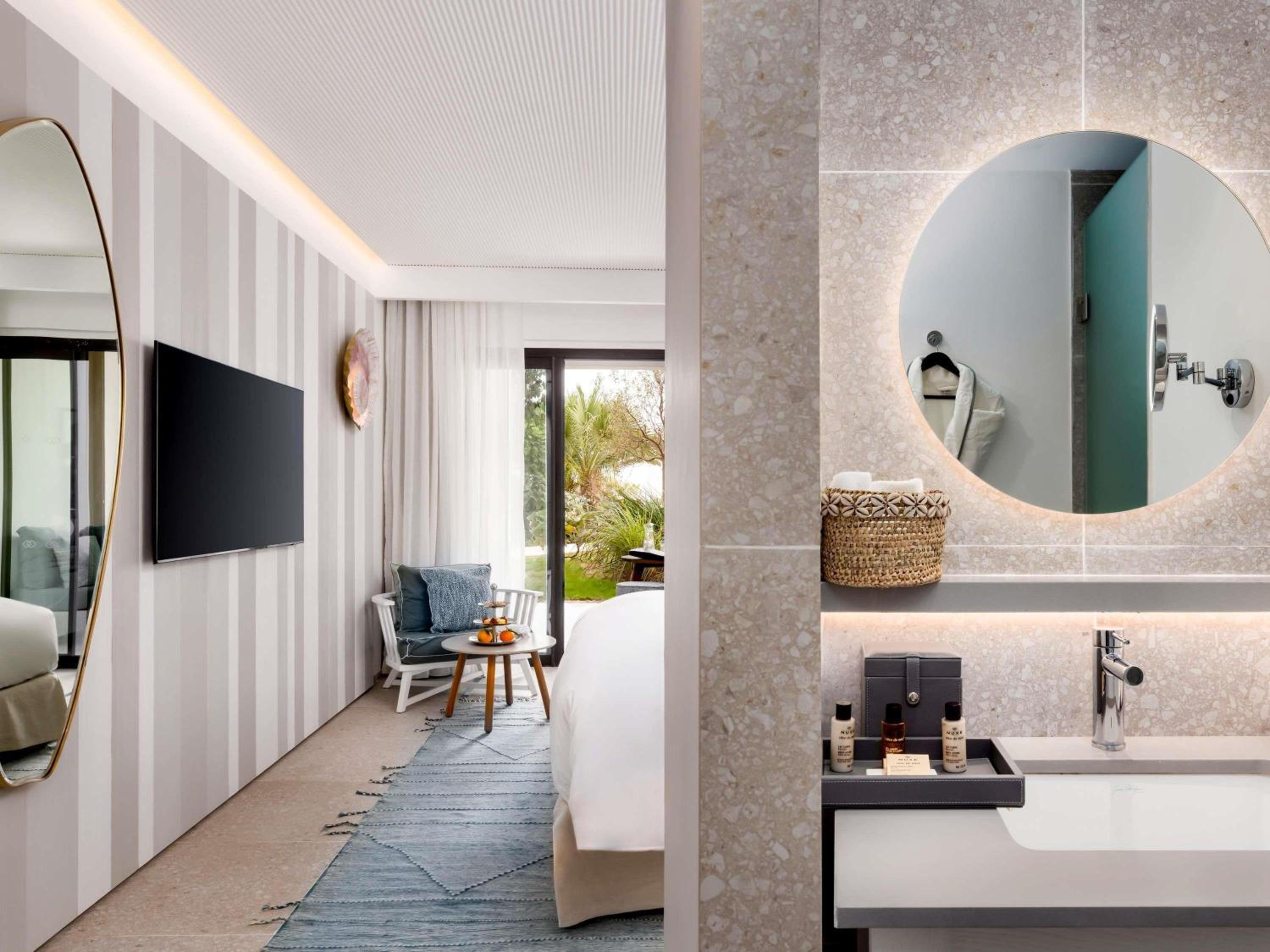 Superior Queen Room with Garden View - Photo 1