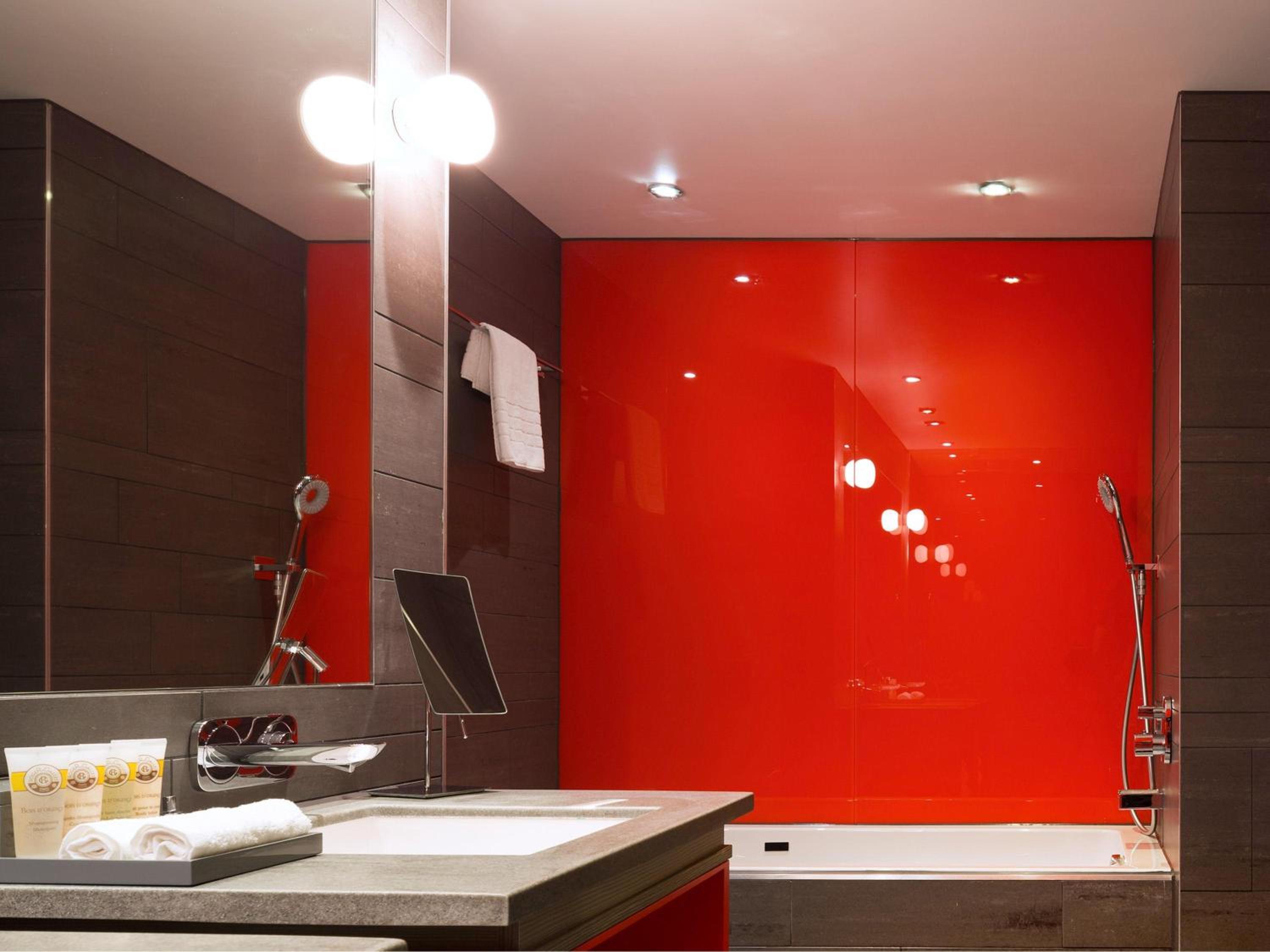 Accessible Room with Two Single Beds