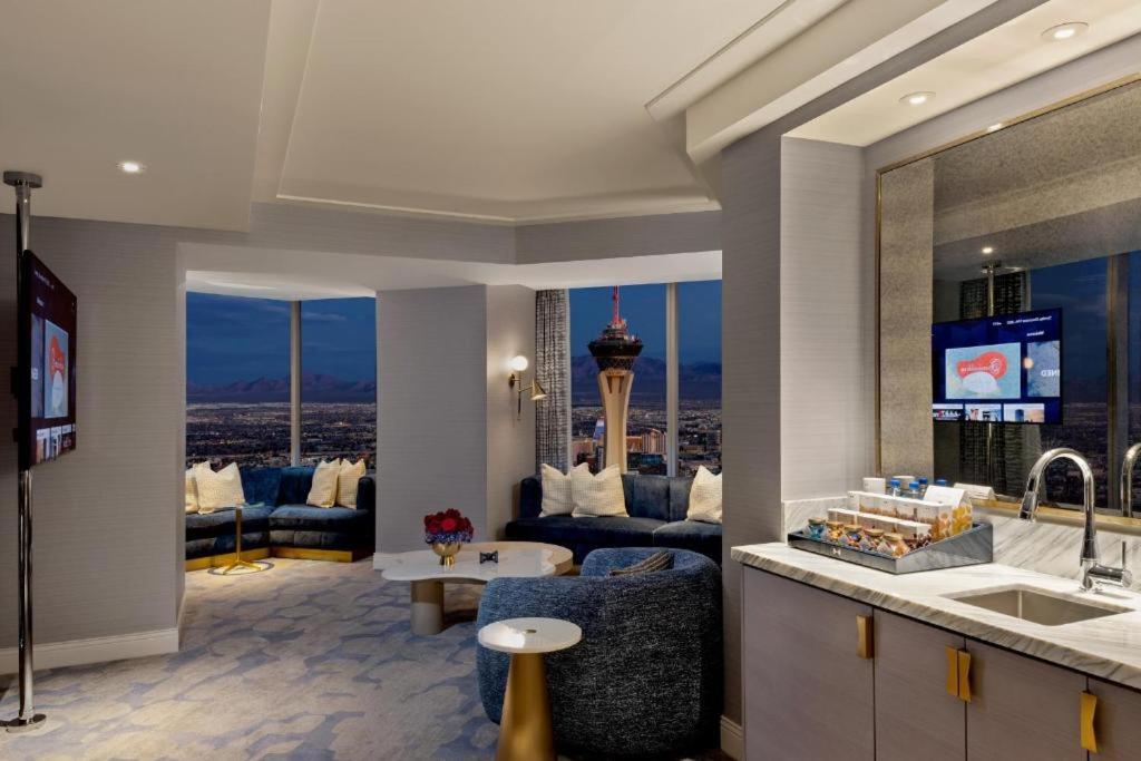 Suite - Photo 4