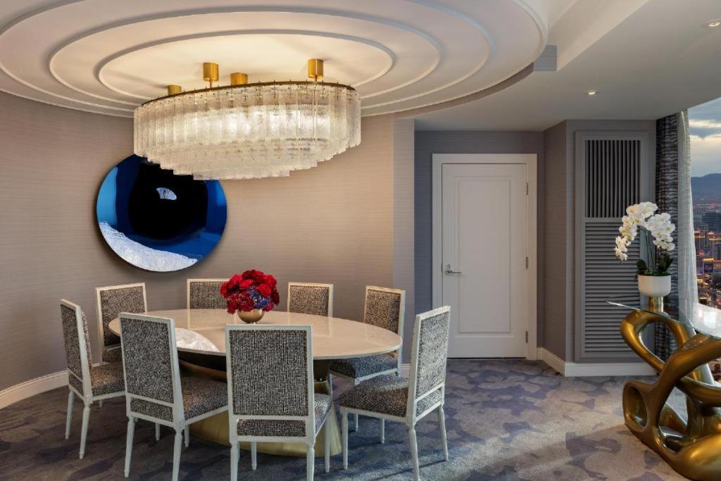 Suite - Photo 2
