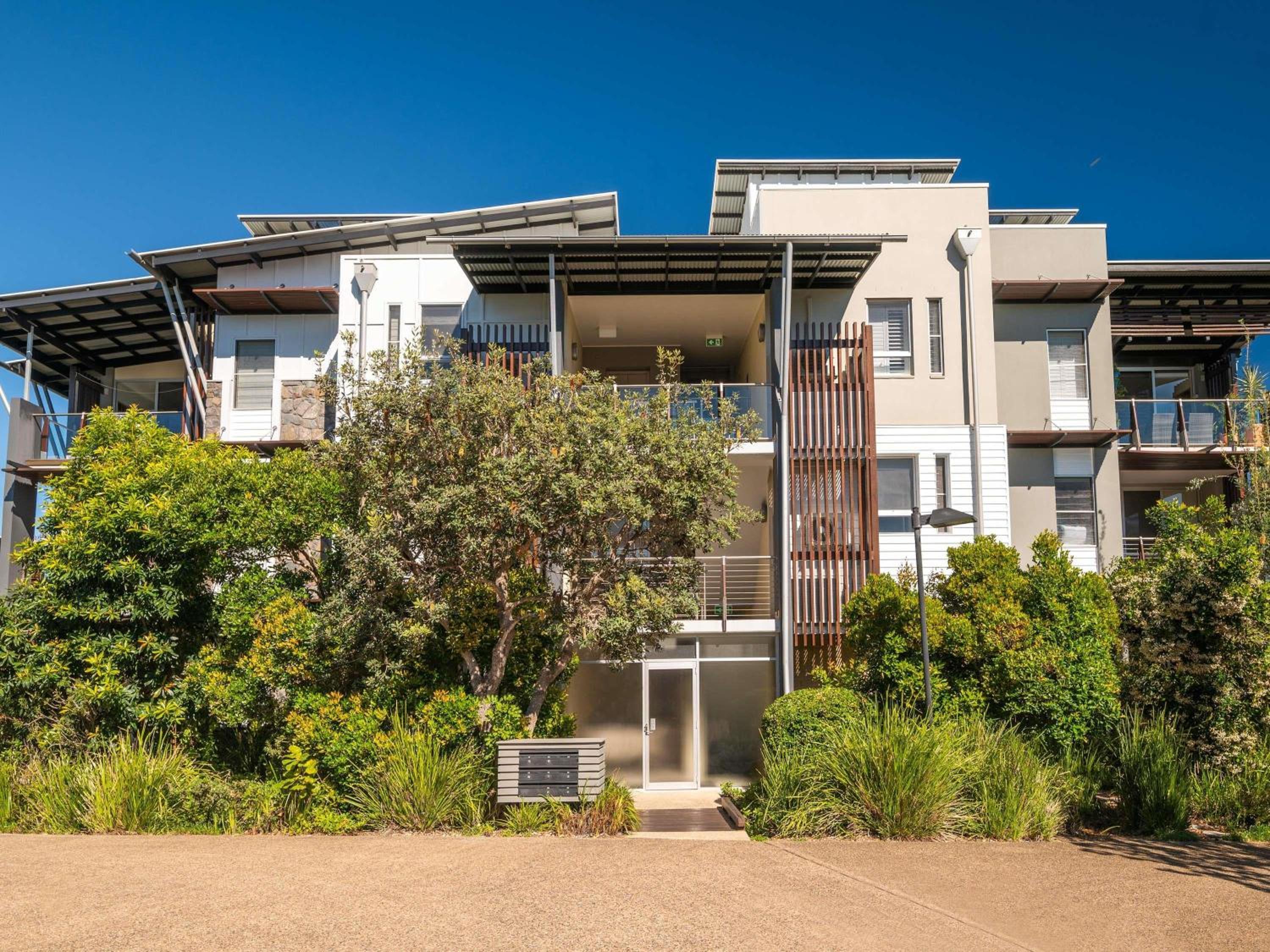 Three-Bedroom Beach House photo 1