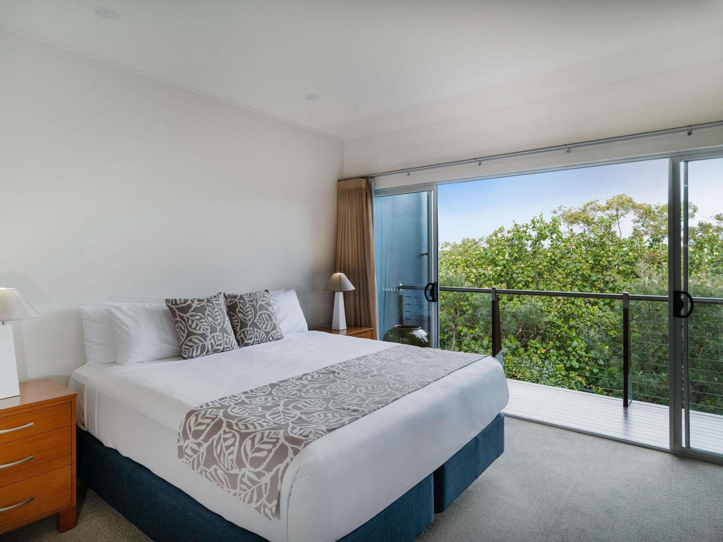 Three-Bedroom Beach House photo 3