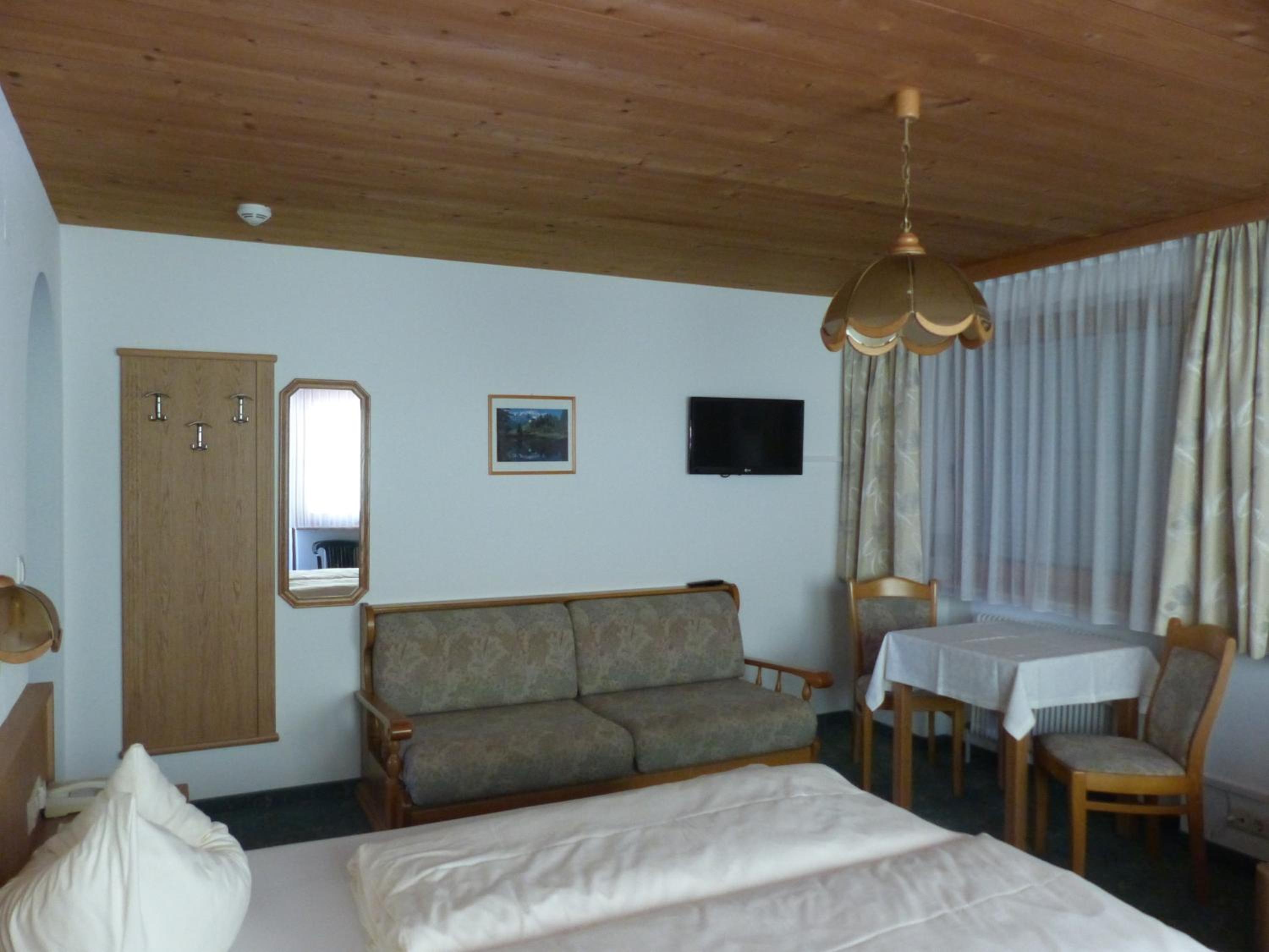Standard Triple Room with Balcony photo 1