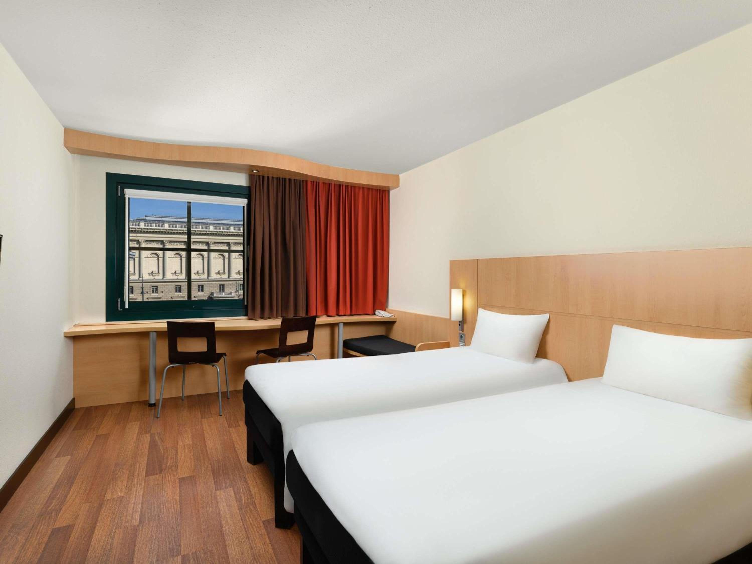 Classic Twin Room - Photo 4