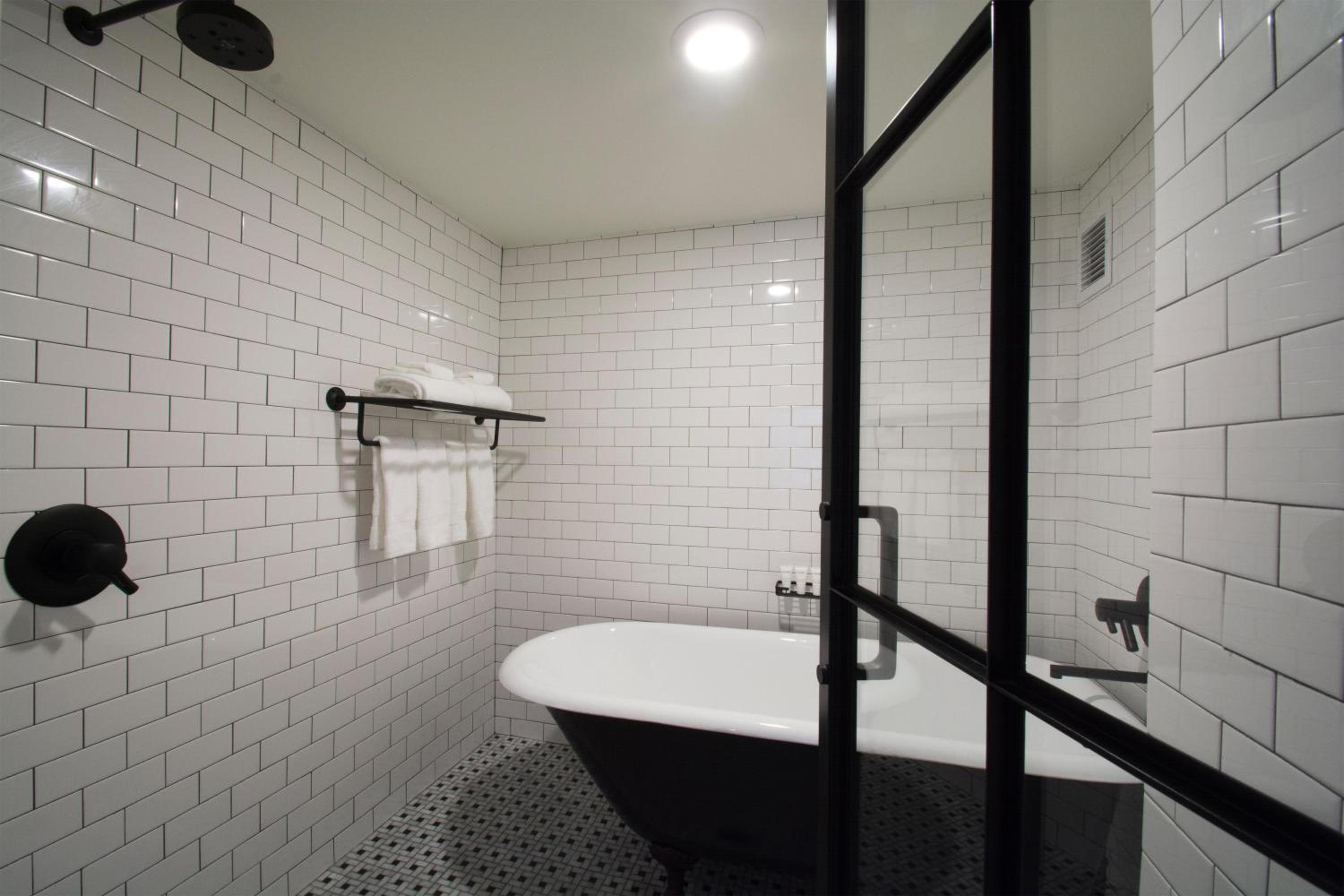 Junior King Suite with Partial View