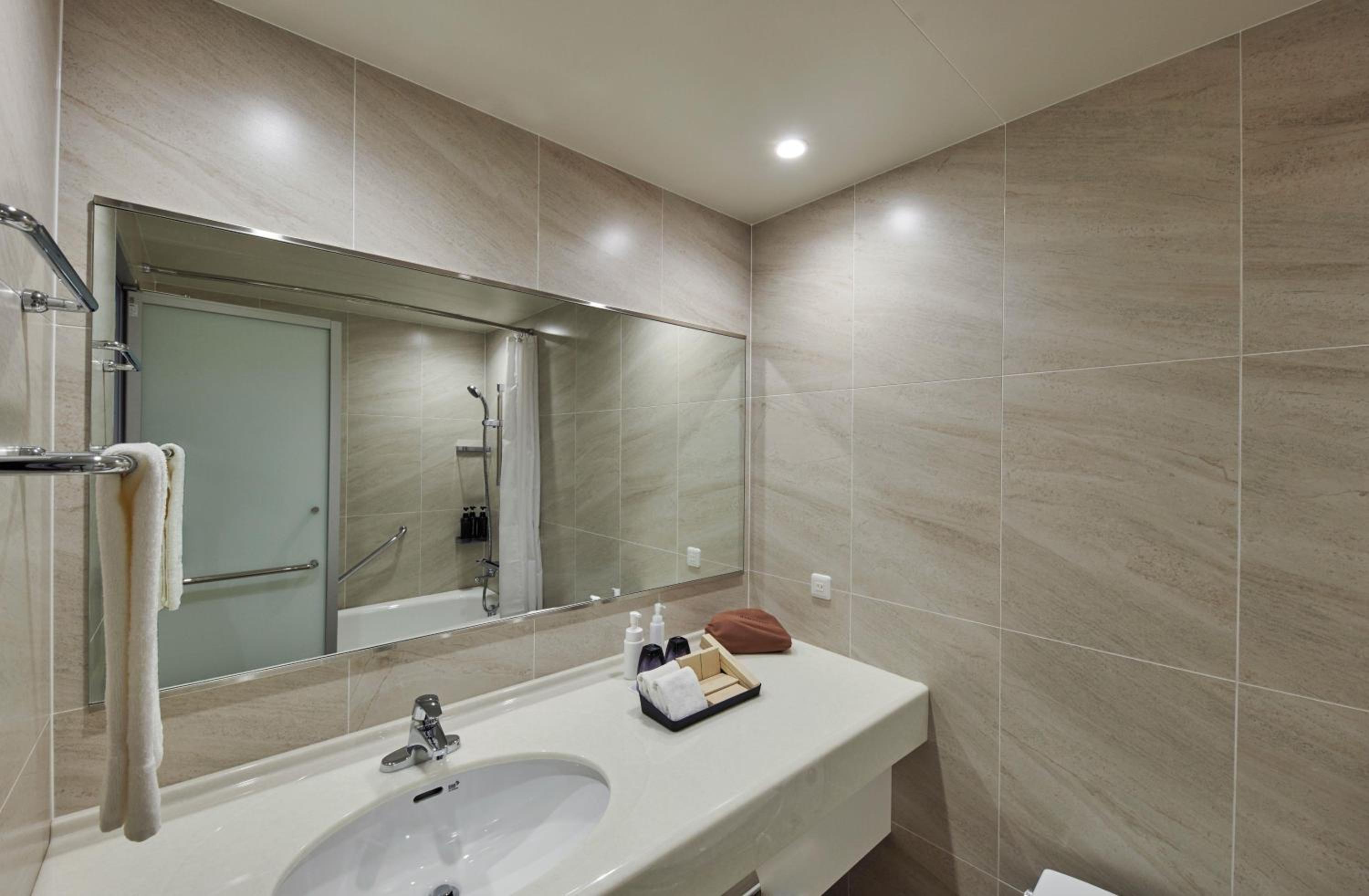 Premium King Room - Photo 1