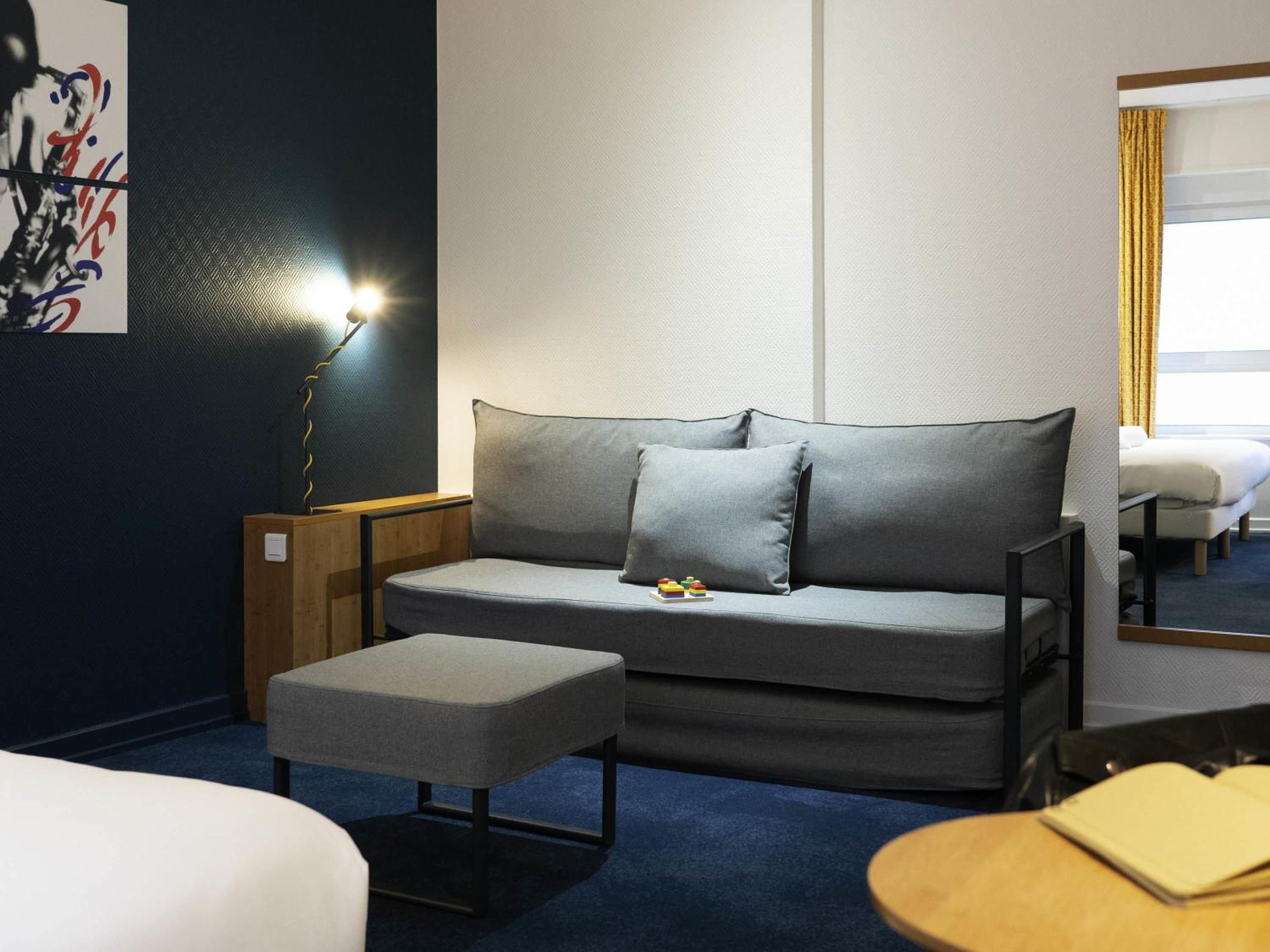 Standard Room with One Double Bed and One Single Bed