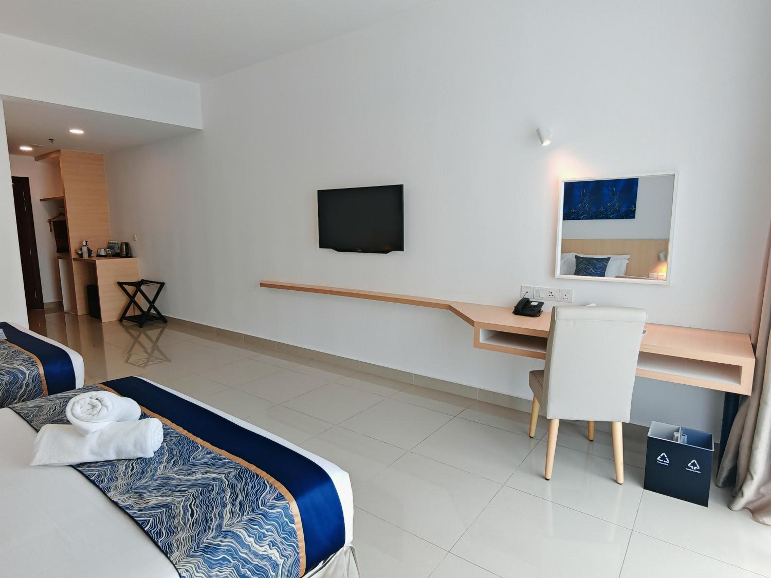 Double Deluxe Room - Photo 3