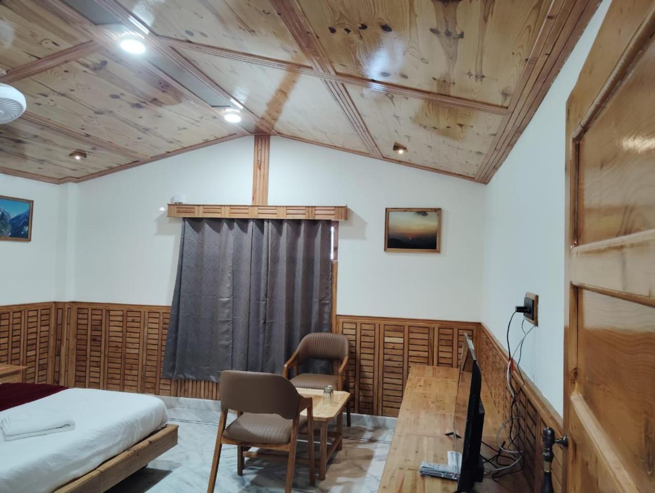 Family Room with Mountain View