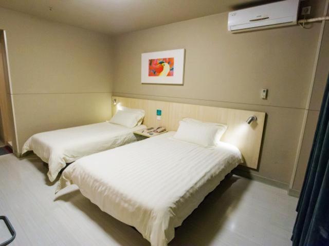 Twin Room A