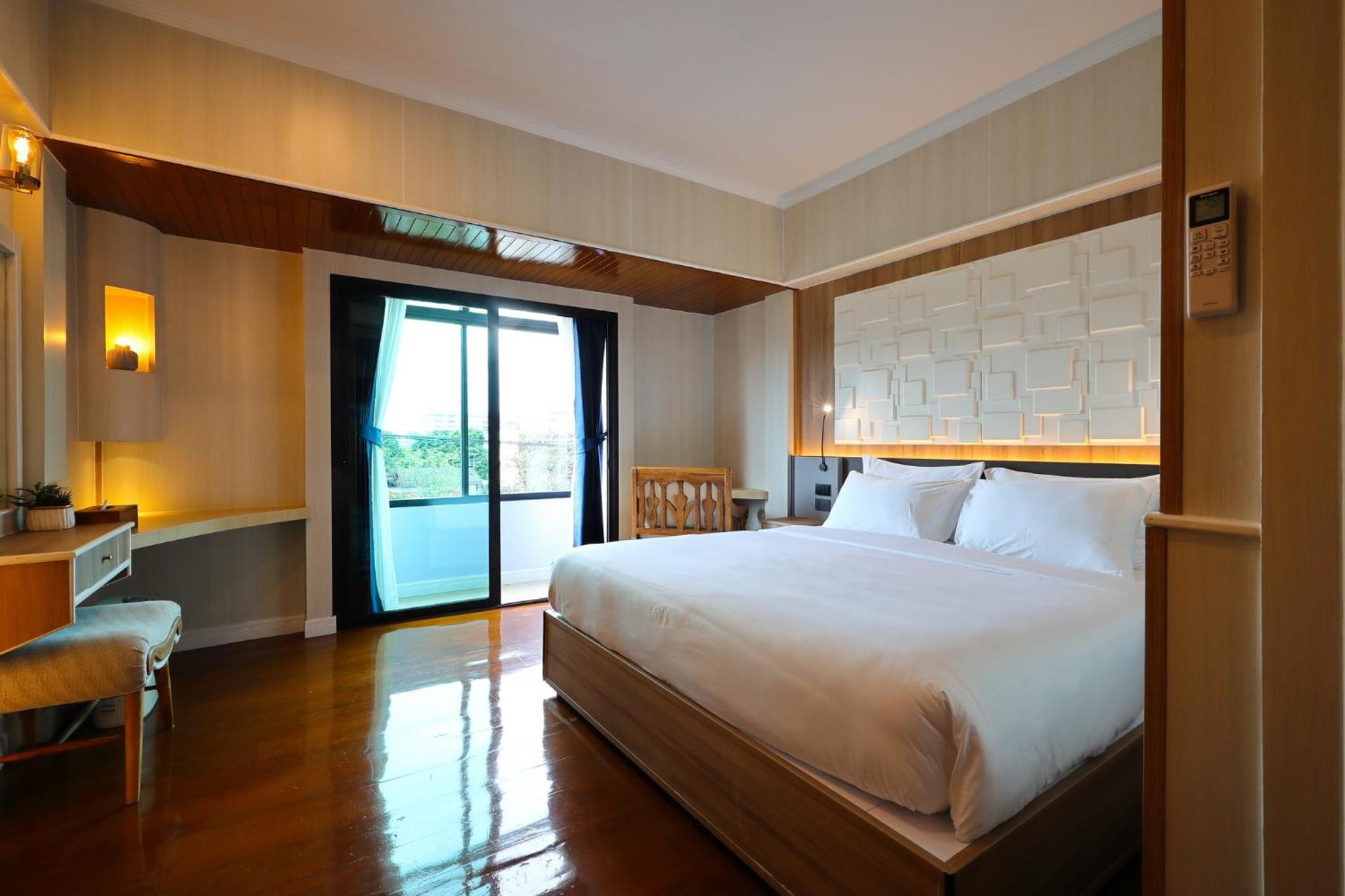 Deluxe Double Room with Bath