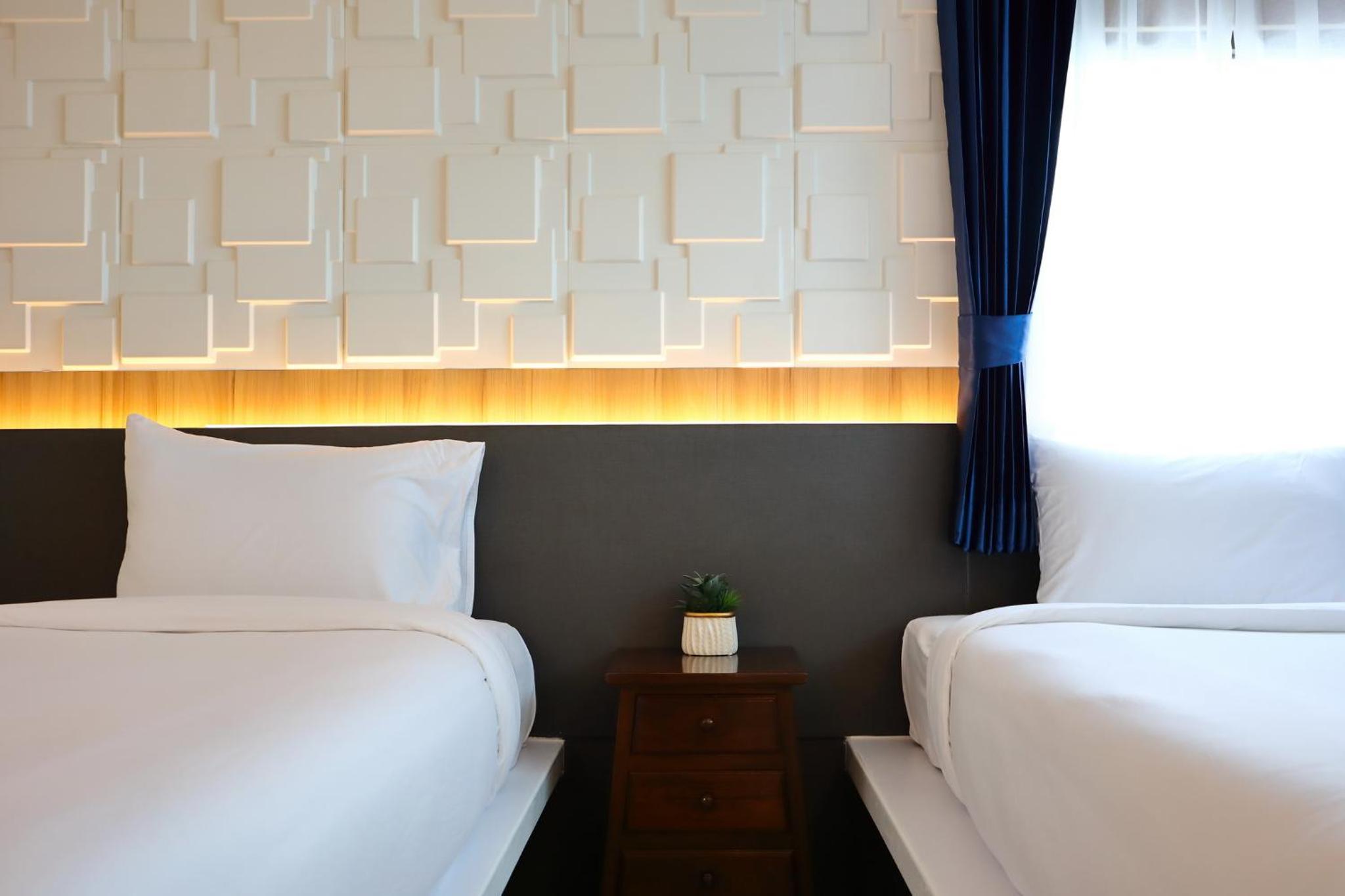 Twin Room with Bath