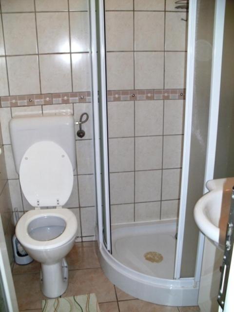 Double Room - Photo 9