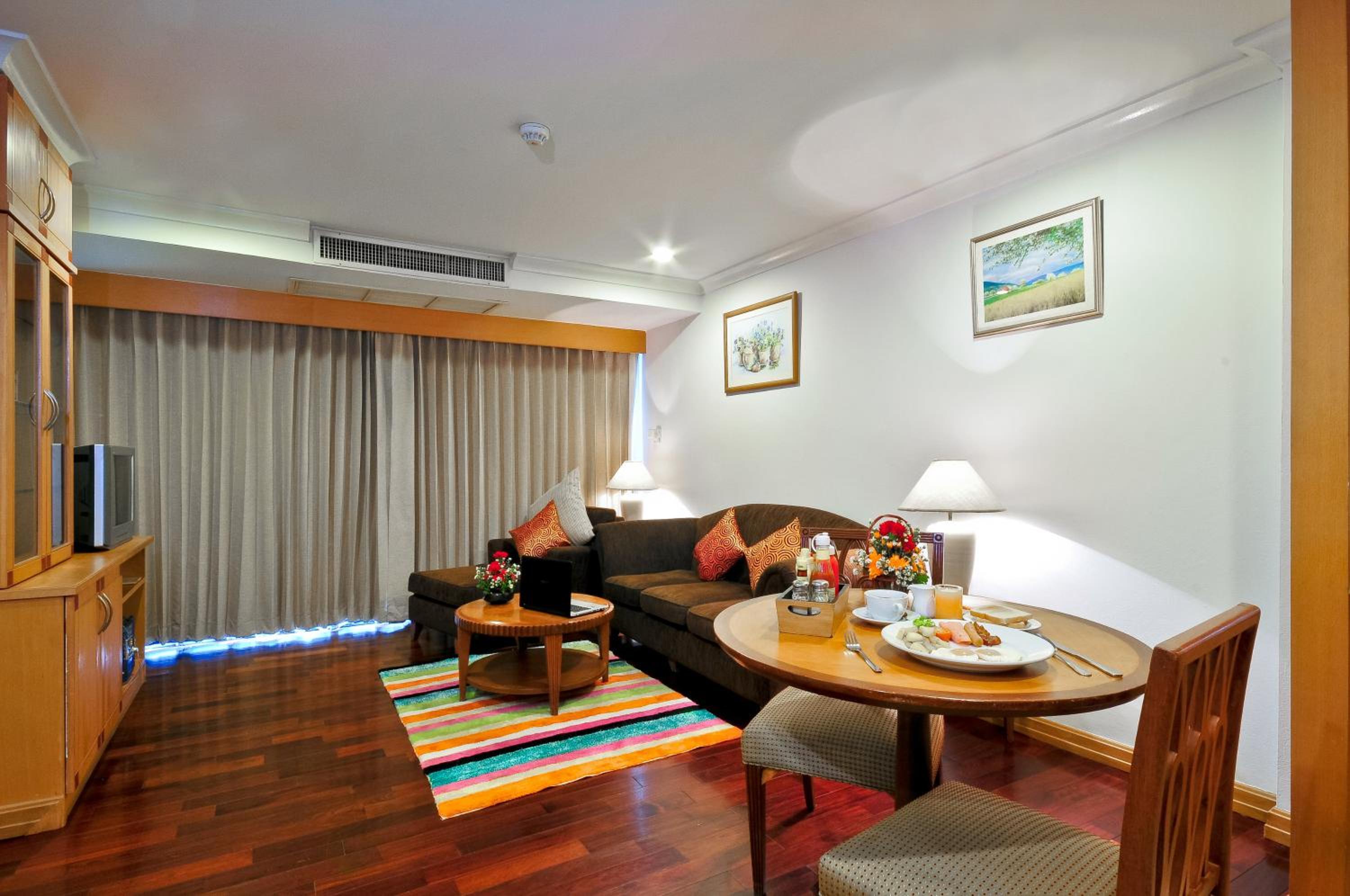 Executive Suite photo 3
