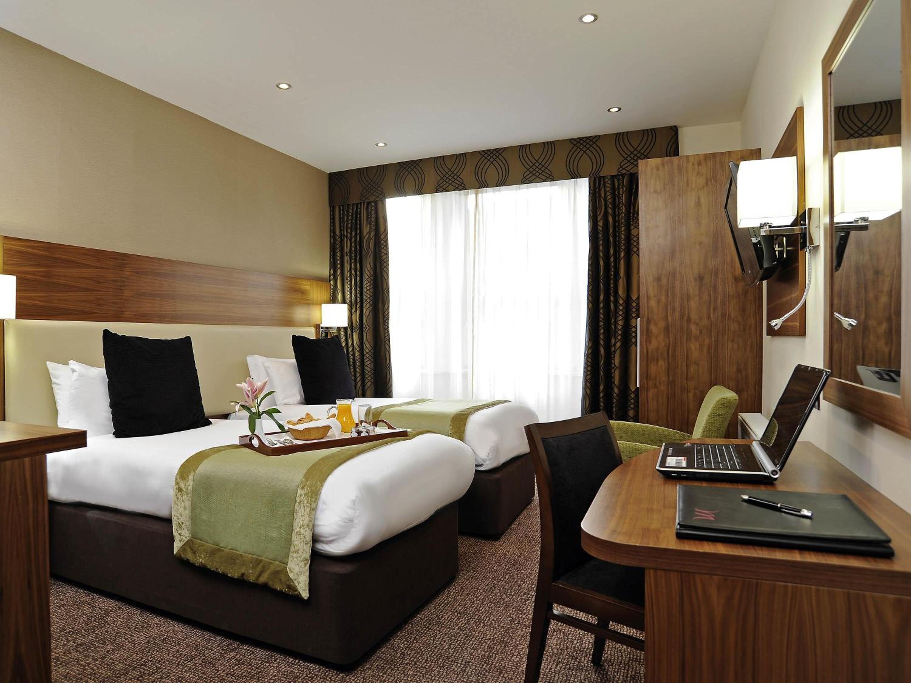 Standard Room with Two Single Beds - Accessible photo 1