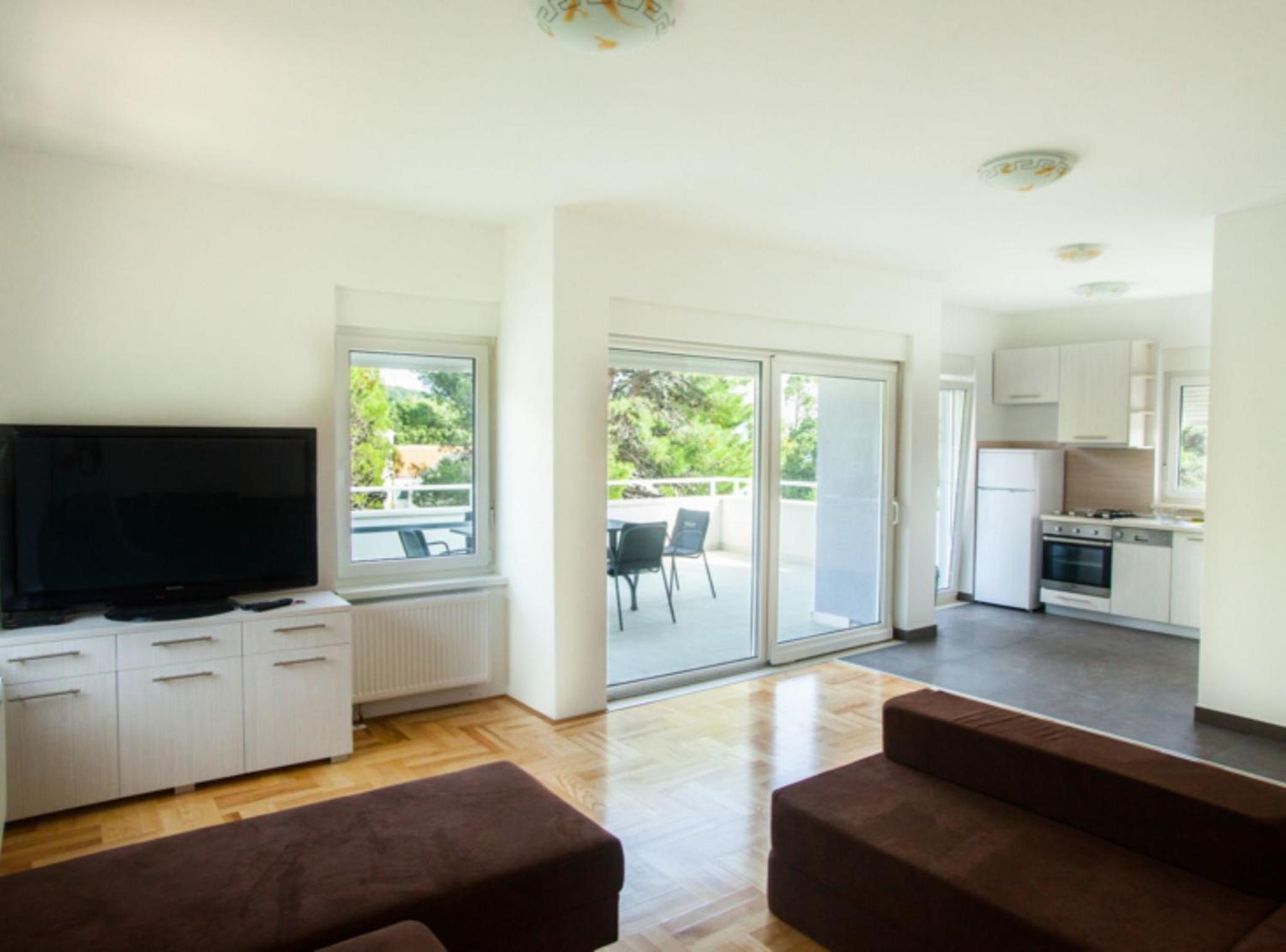 Apartment photo 2