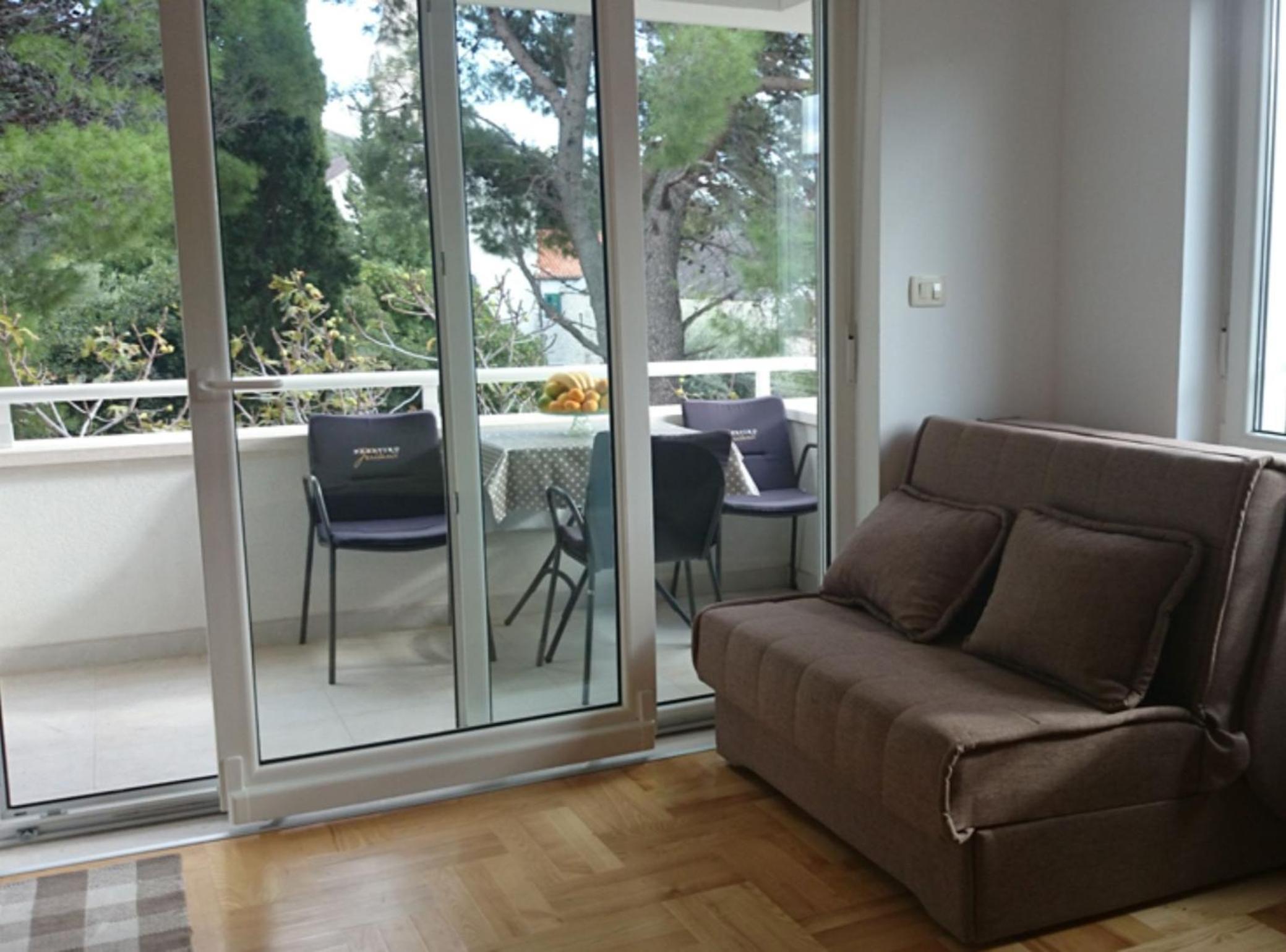 Apartment 3 photo 3