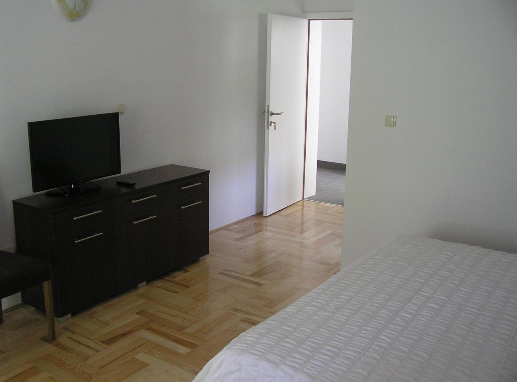 Apartment 4