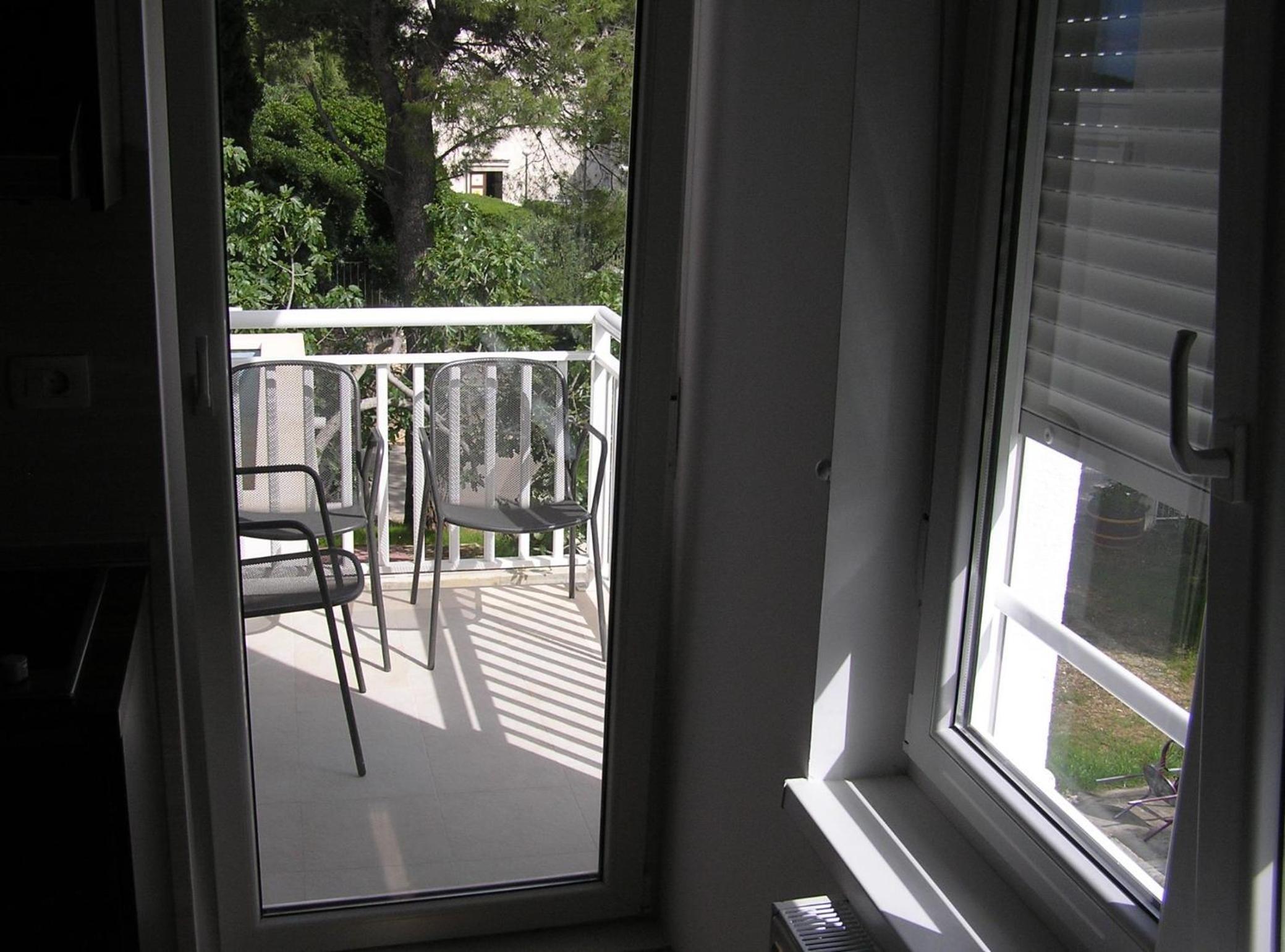 Apartment 5 photo 3