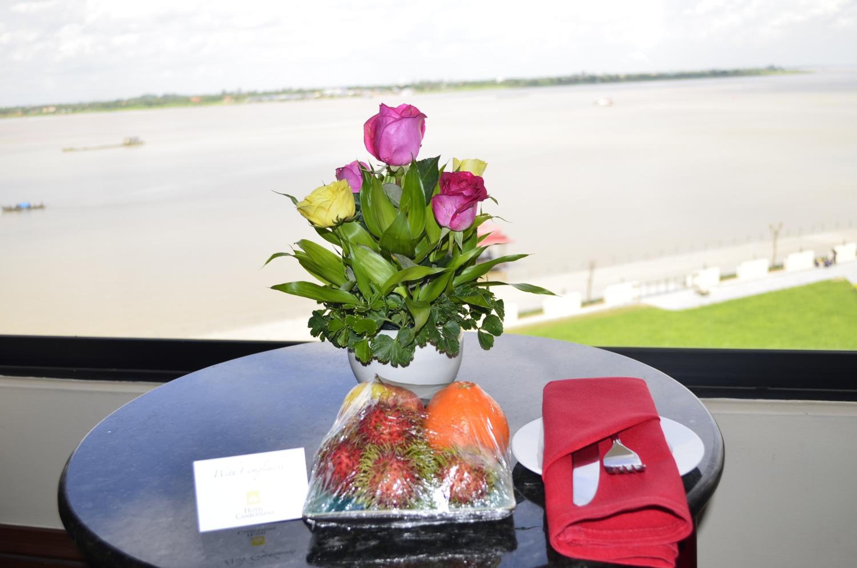 Deluxe Double or Twin Room with City View - Photo 4