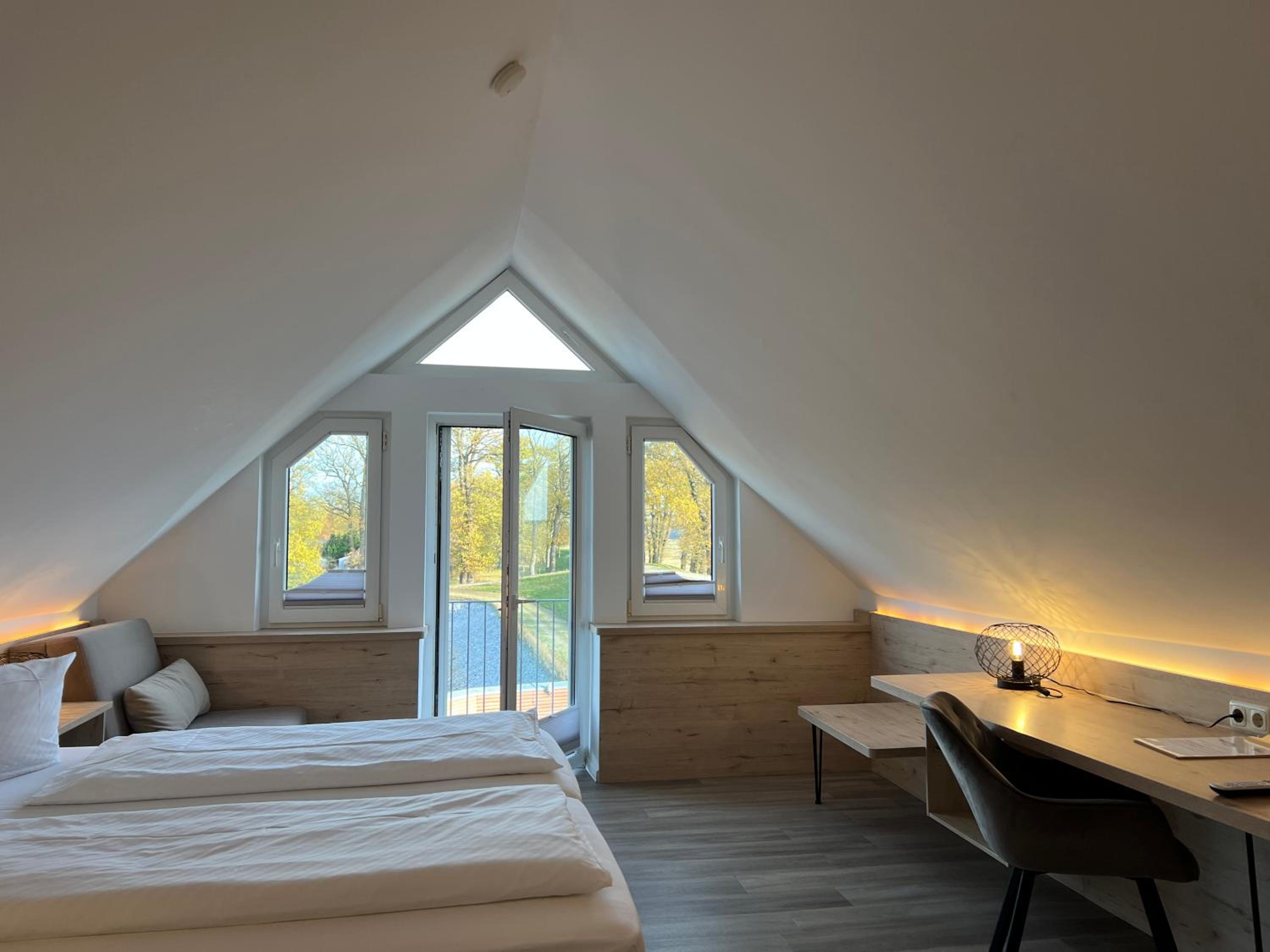 Double Room Mansard photo 2