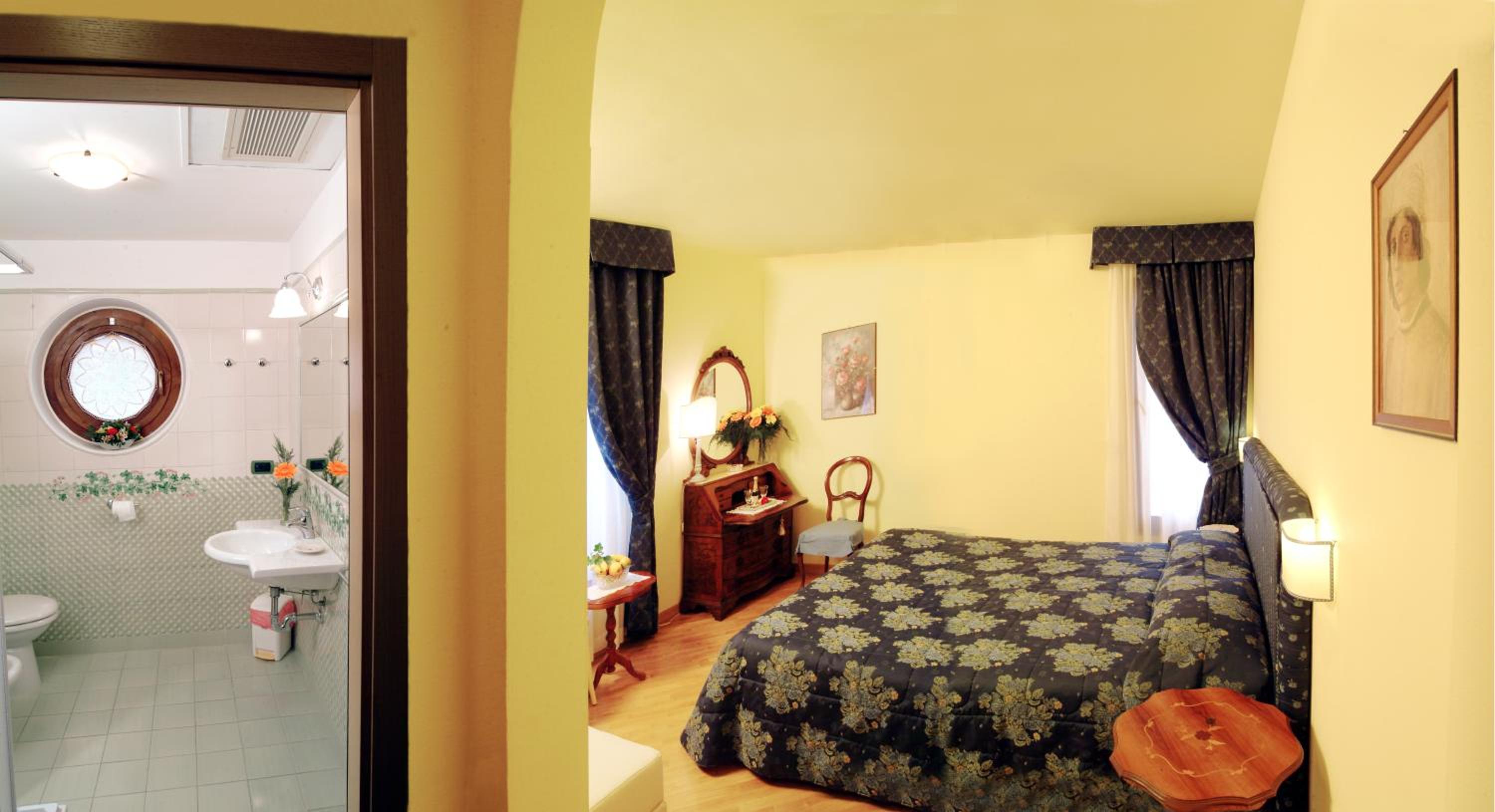 Double or Twin Room Silent - Photo 1