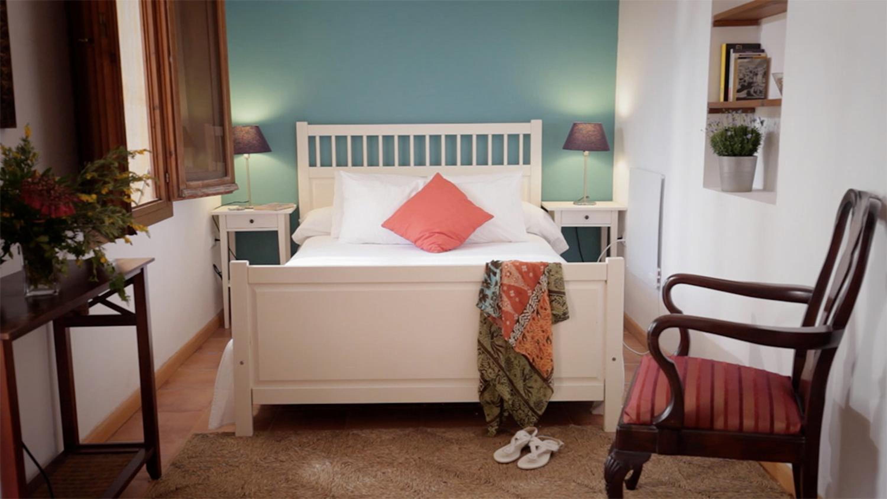 Three-Bedroom House photo 2