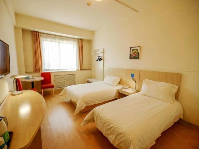 Budget Twin Room photo 2