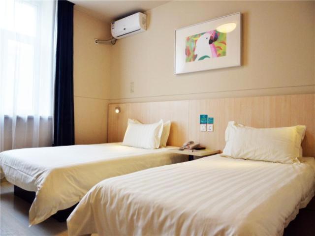 Standard Twin Room B - Photo 5