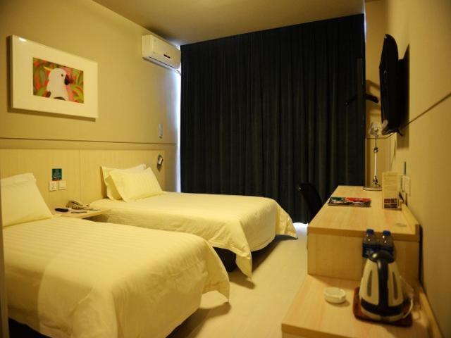 Mainland Chinese Citizens-Business Twin Room A photo 1
