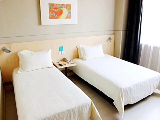 Zero Pressure - Twin Room photo 2