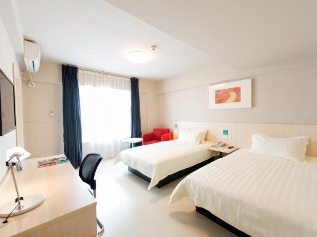Business Twin Room A photo 3