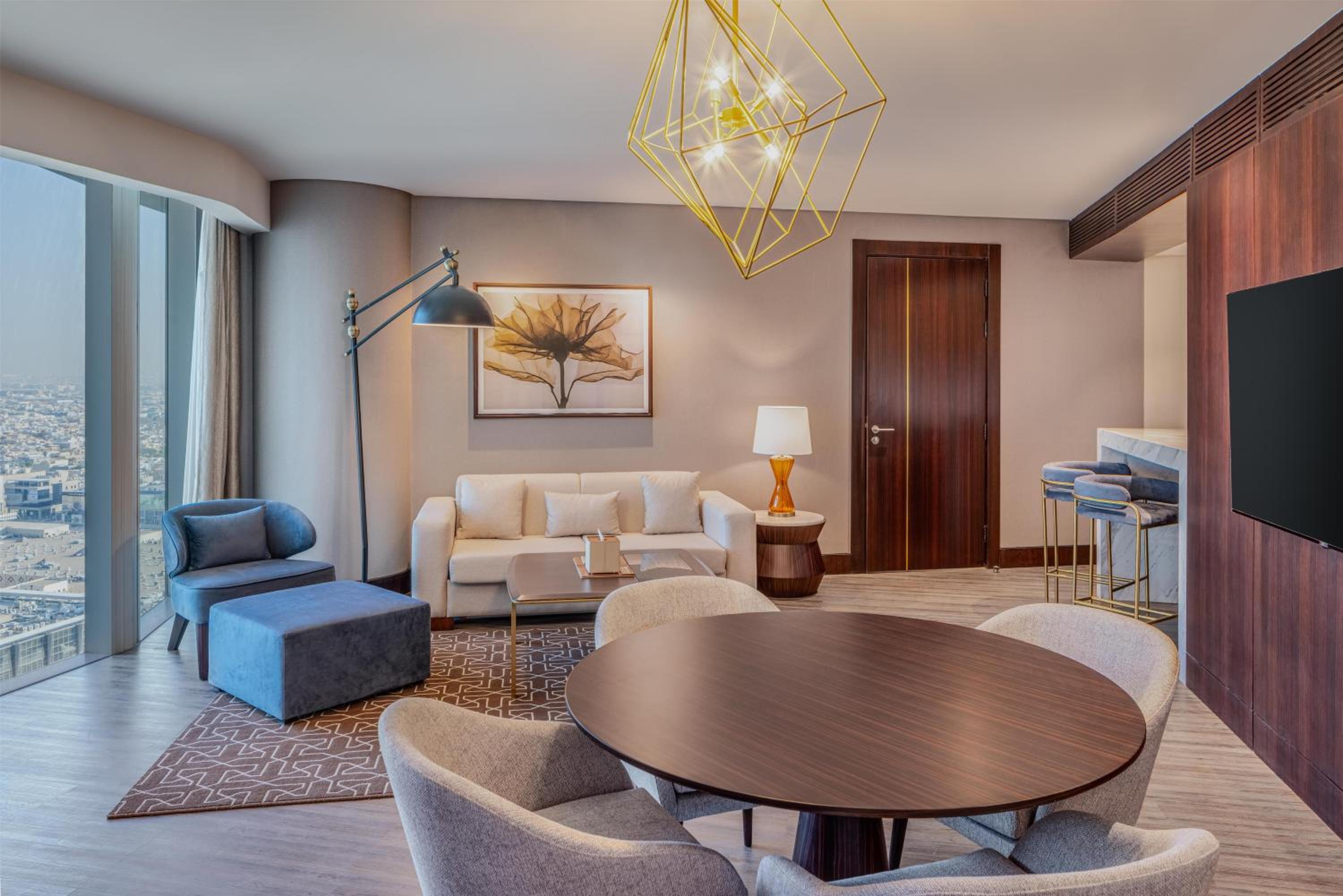 One-Bedroom Residential Suite with Lounge Access