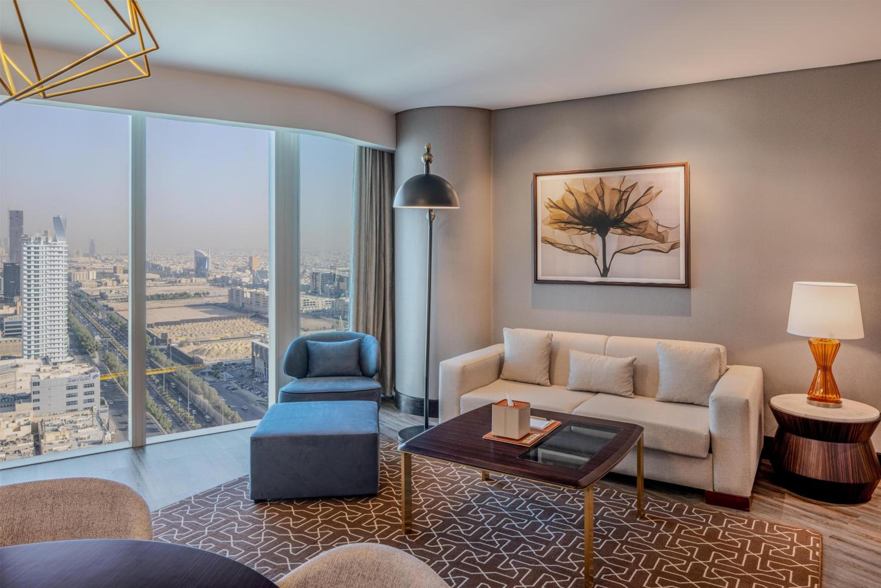 One-Bedroom Residential Suite with Lounge Access