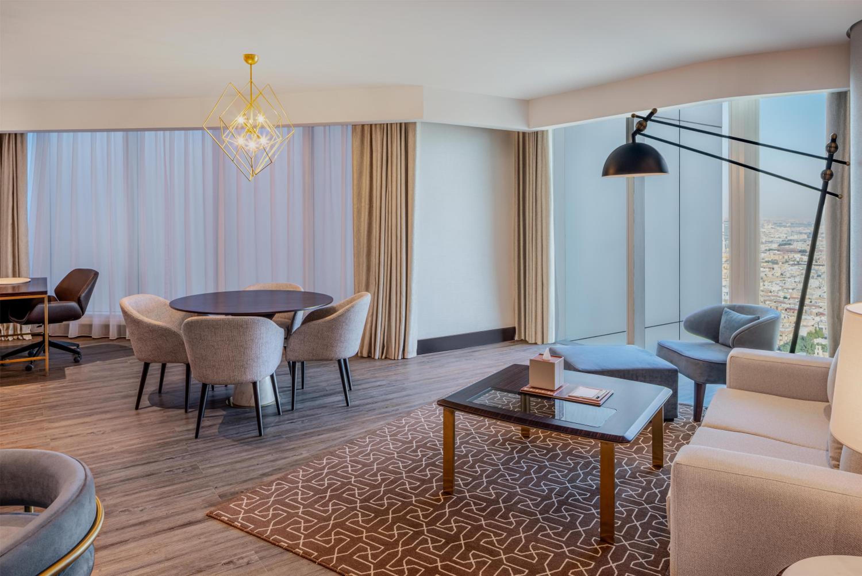 One-Bedroom Residential Suite with Lounge Access thumbnail 5