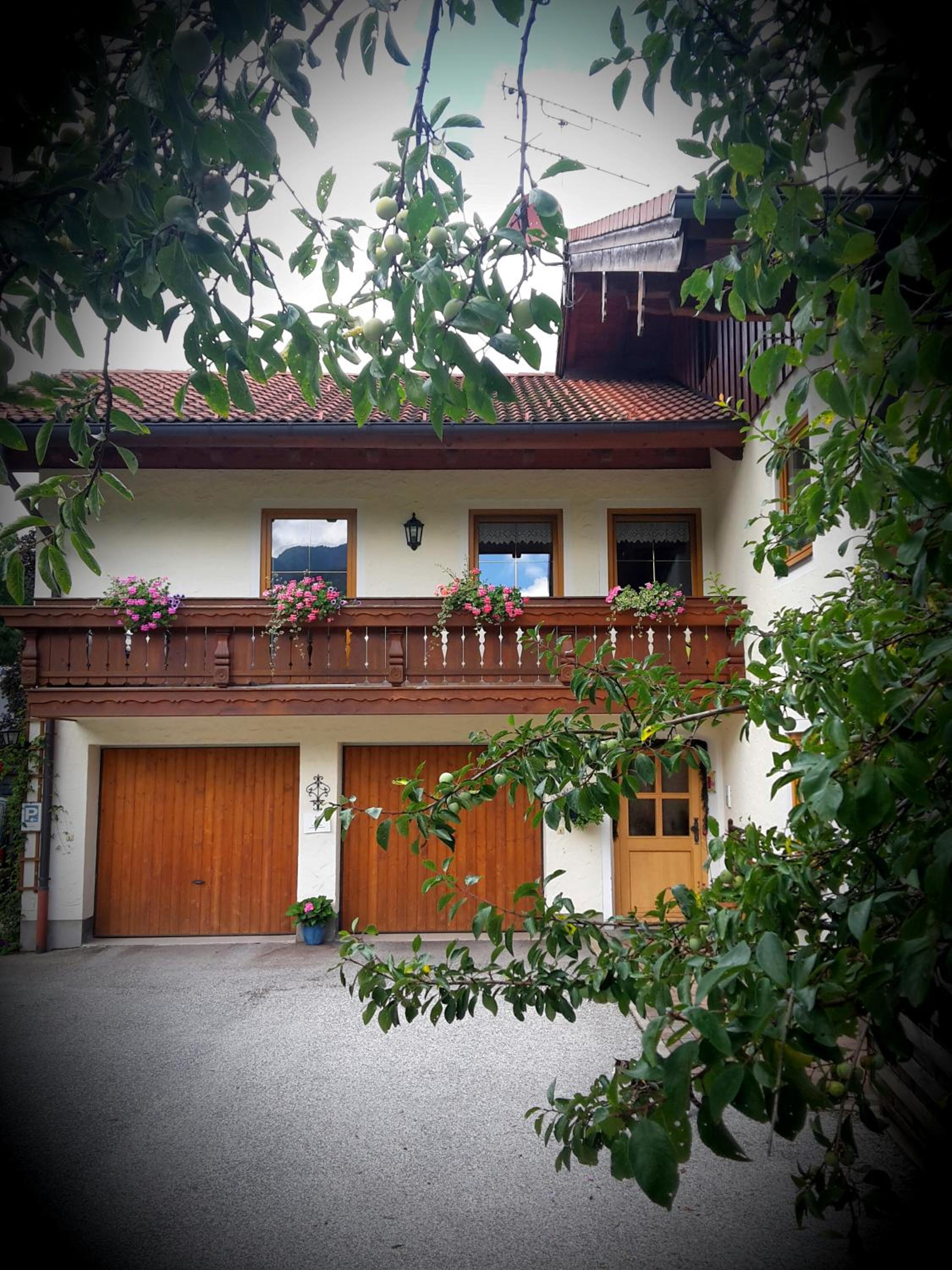 Apartment with Mountain View photo 2