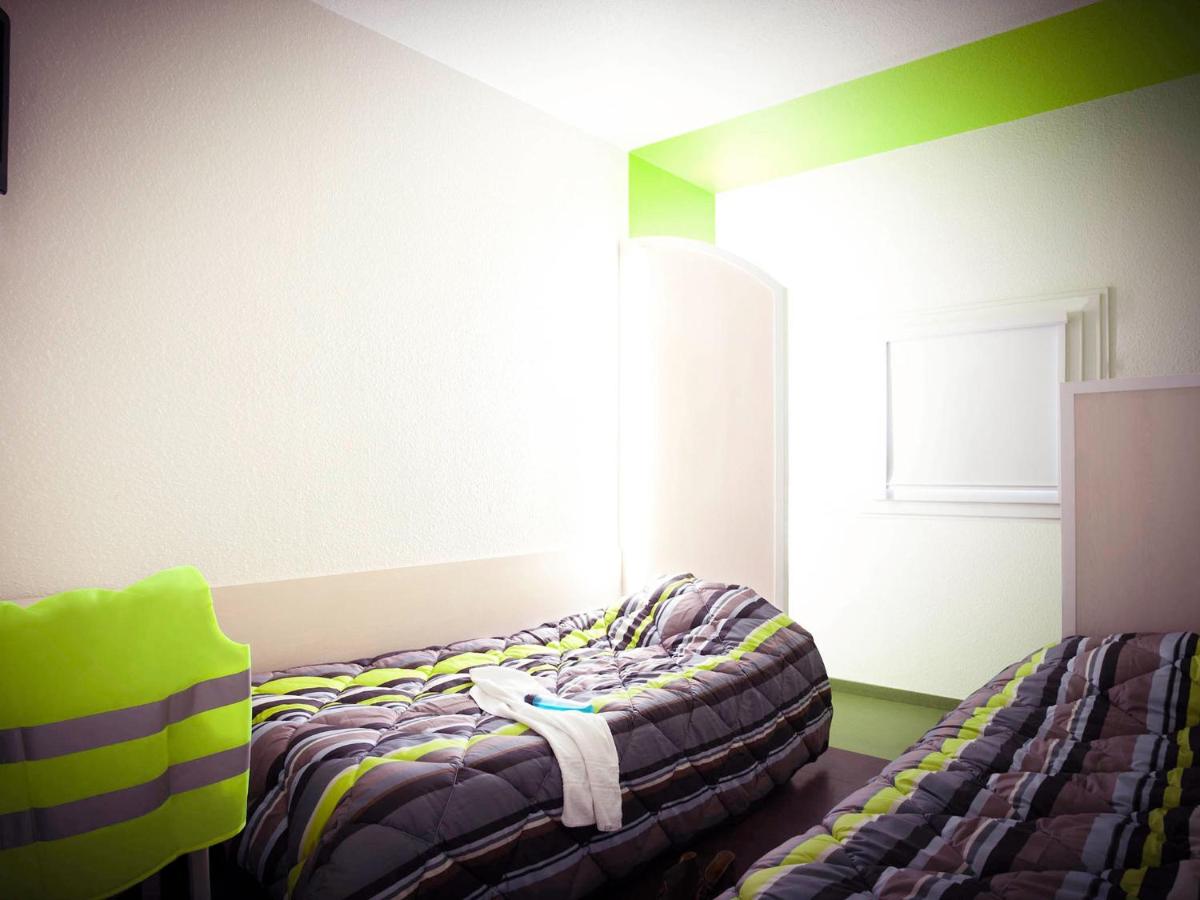Standard Twin Room photo 3