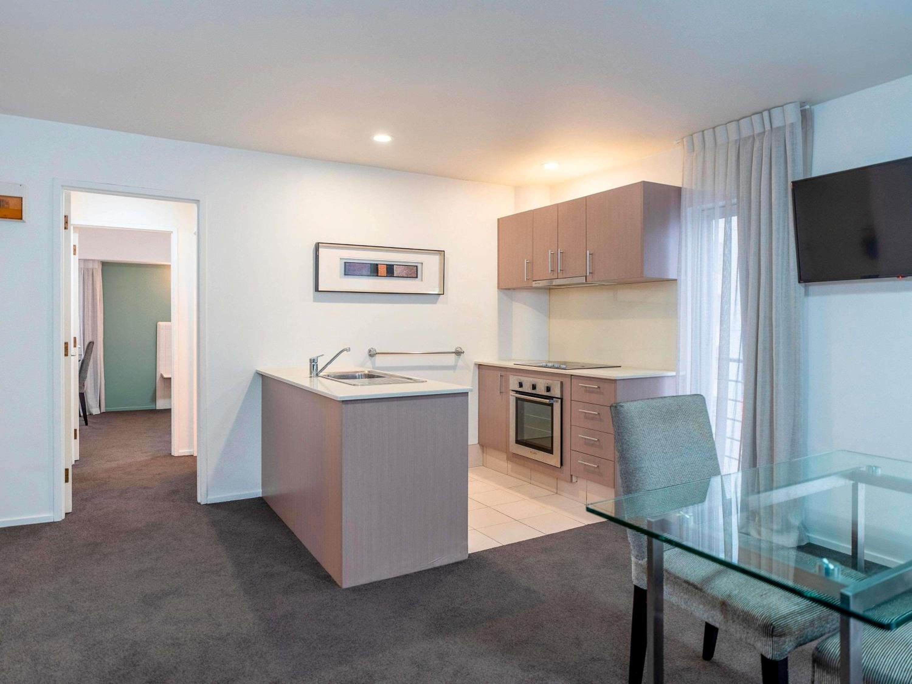 Two-Bedroom Apartment with kitchen photo 2
