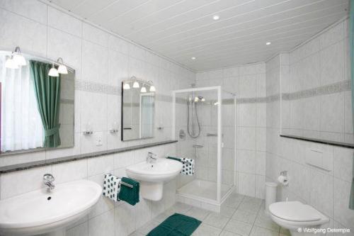 Family Suite (2 Adults + 2 Children) photo 3